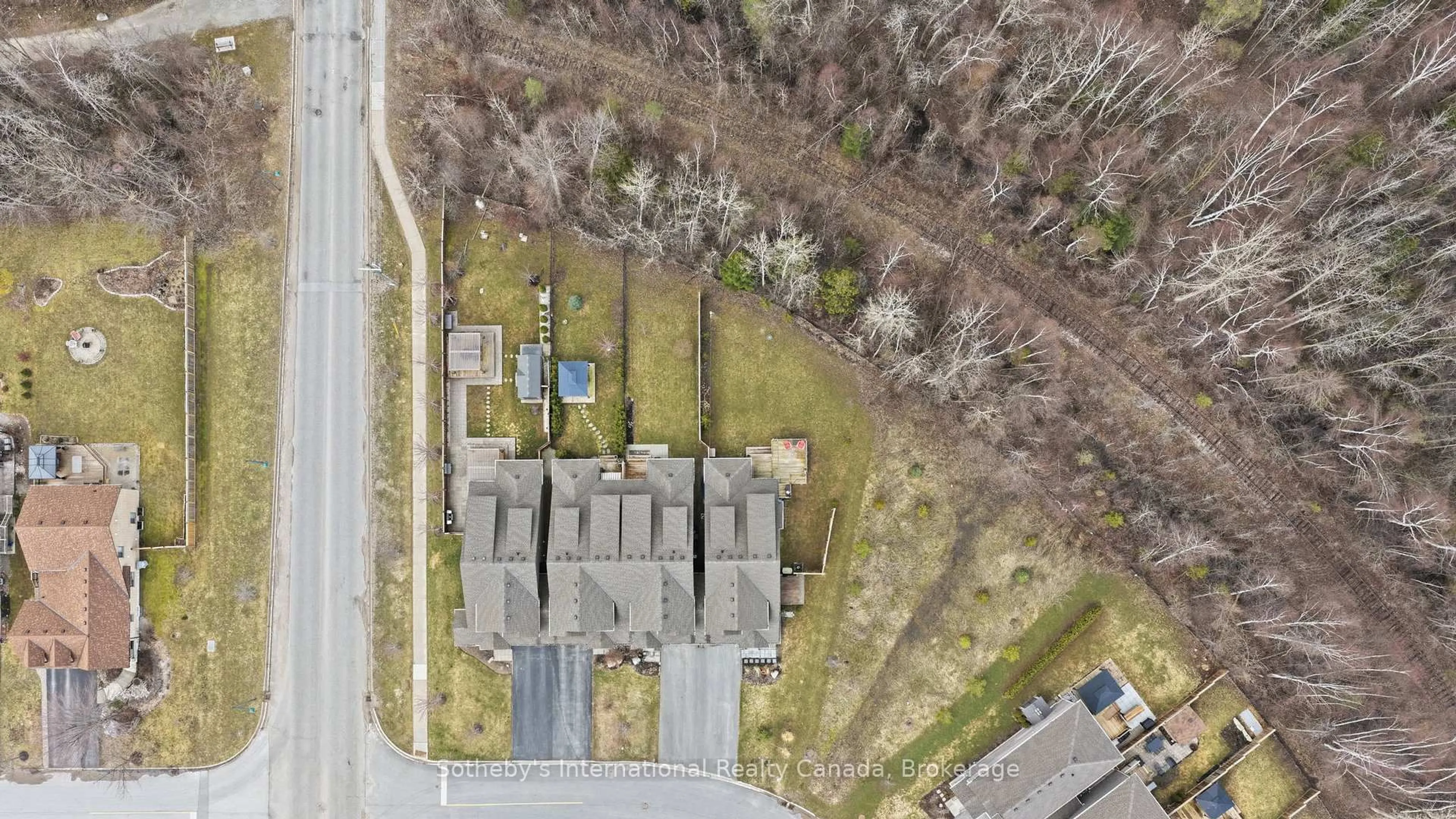 A pic from outside/outdoor area/front of a property/back of a property/a pic from drone, street for 3 George Zubek Dr, Collingwood Ontario L9Y 1M5