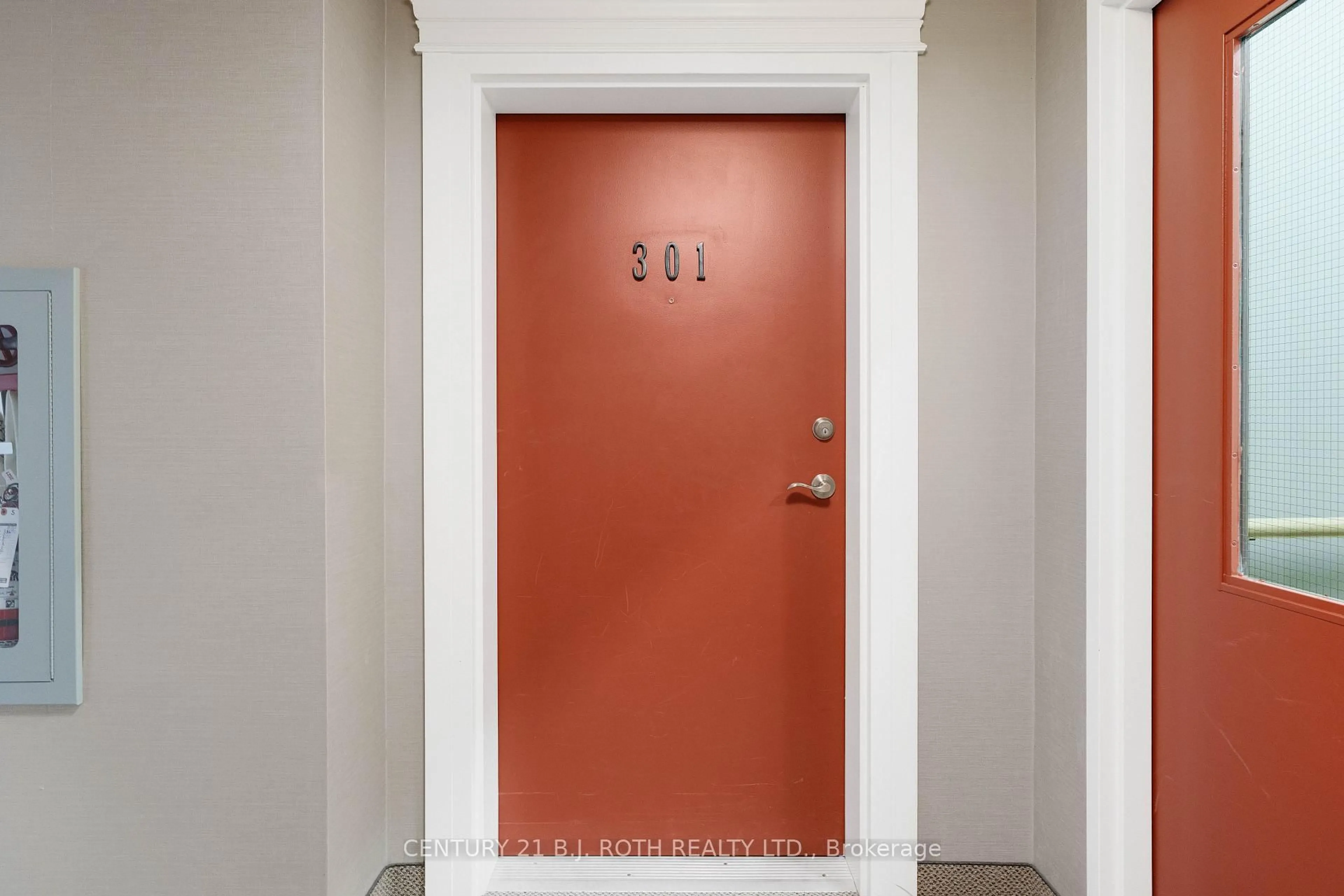 Indoor entryway for 5 GREENWICH St #301, Barrie Ontario L4N 7Y8