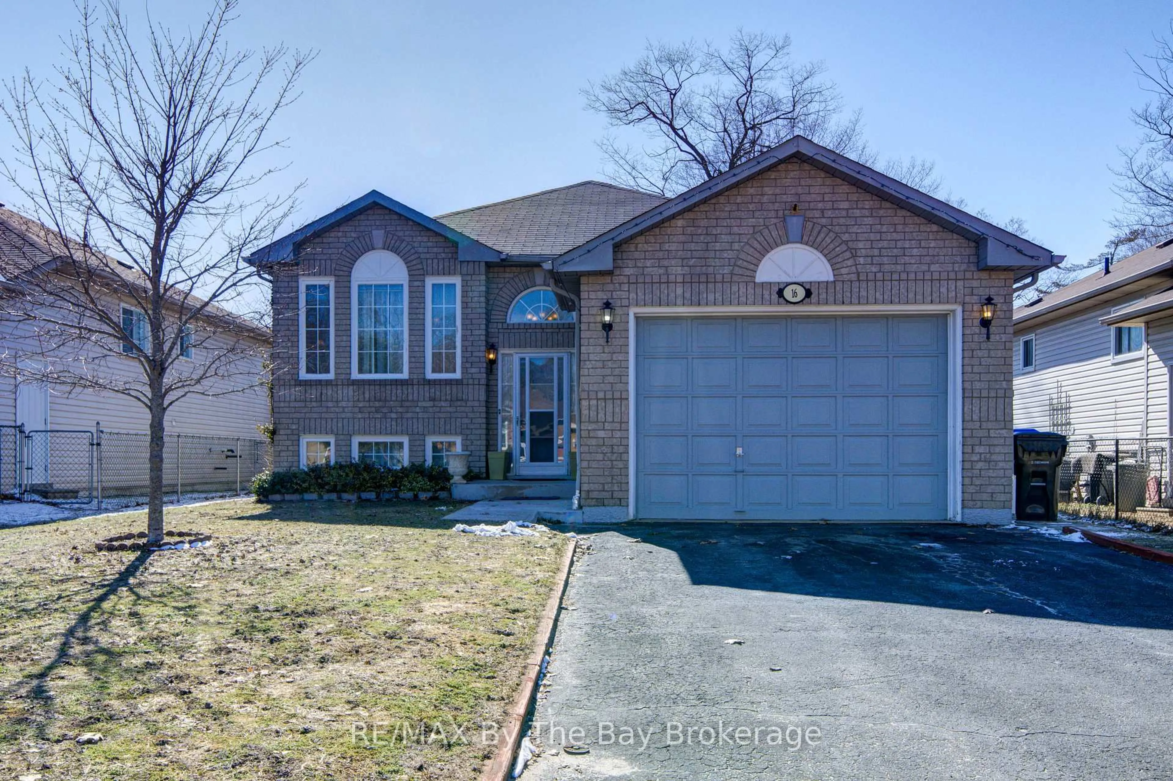 Home with brick exterior material, street for 16 Glen Eton Rd, Wasaga Beach Ontario L9Z 1E6