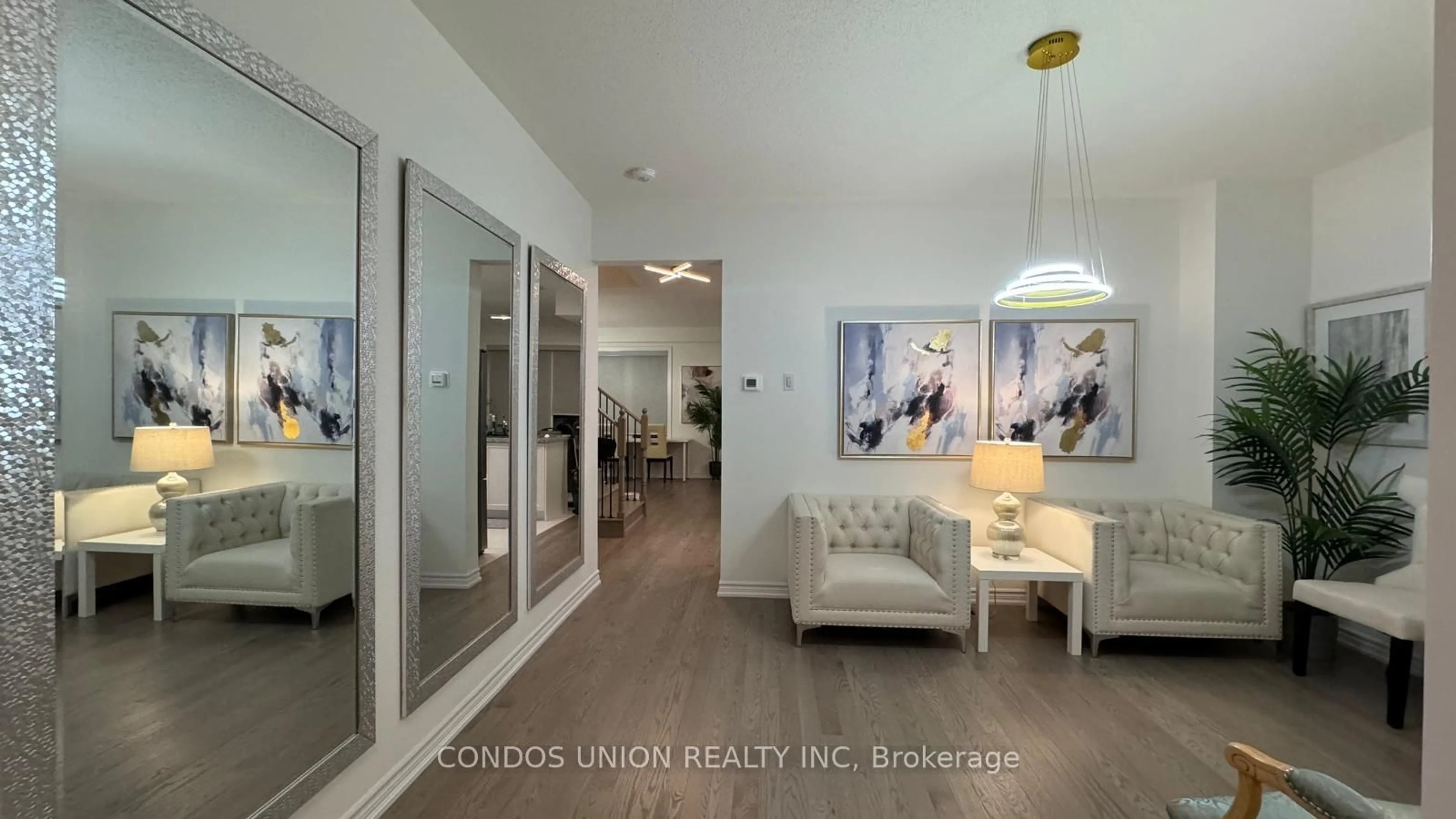 Indoor entryway for 149 Rosanne Circ, Wasaga Beach Ontario L9Z 0N1