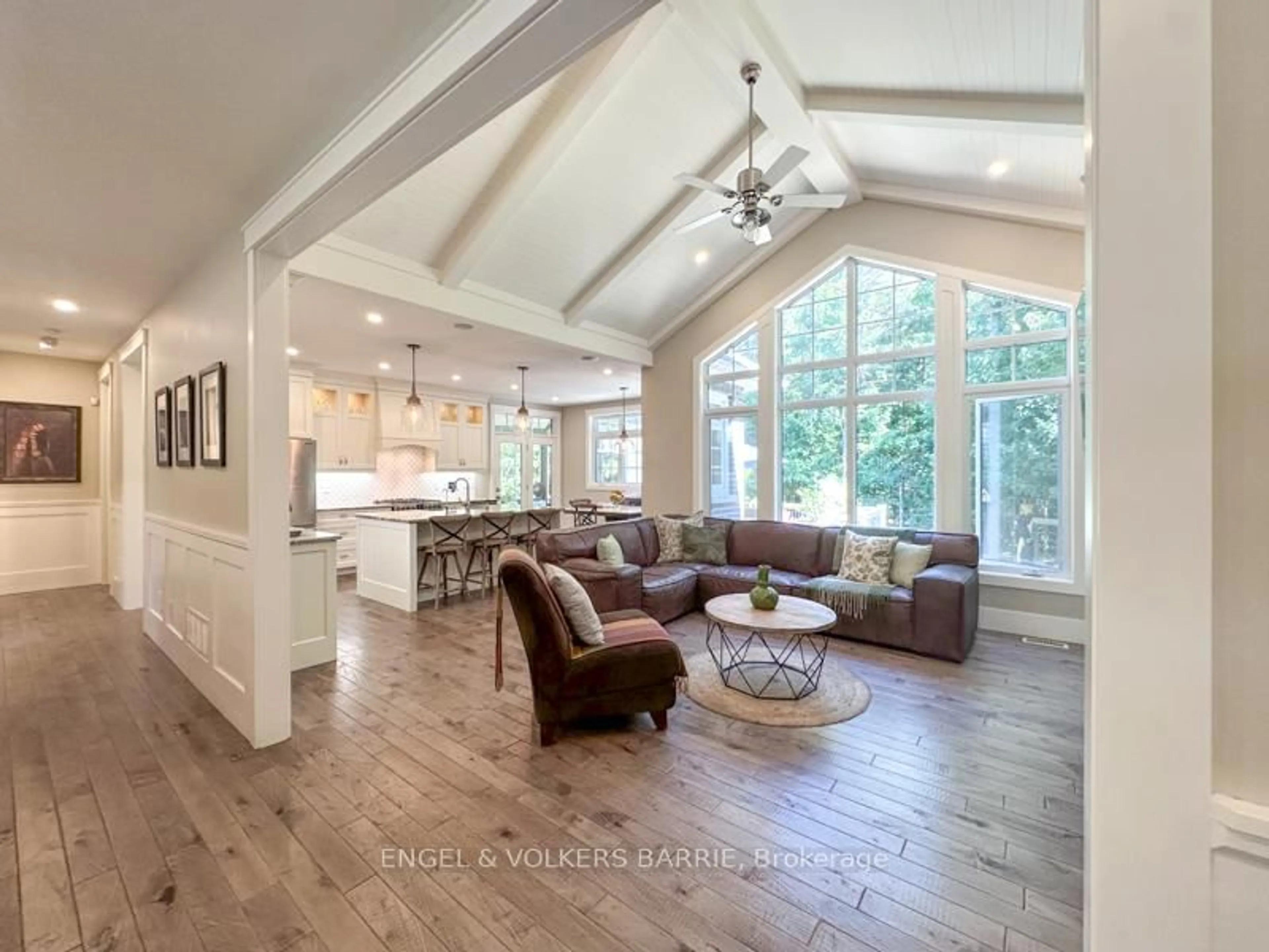 Open concept kitchen, unknown for 77 Mennill Dr, Springwater Ontario L9X 0J2