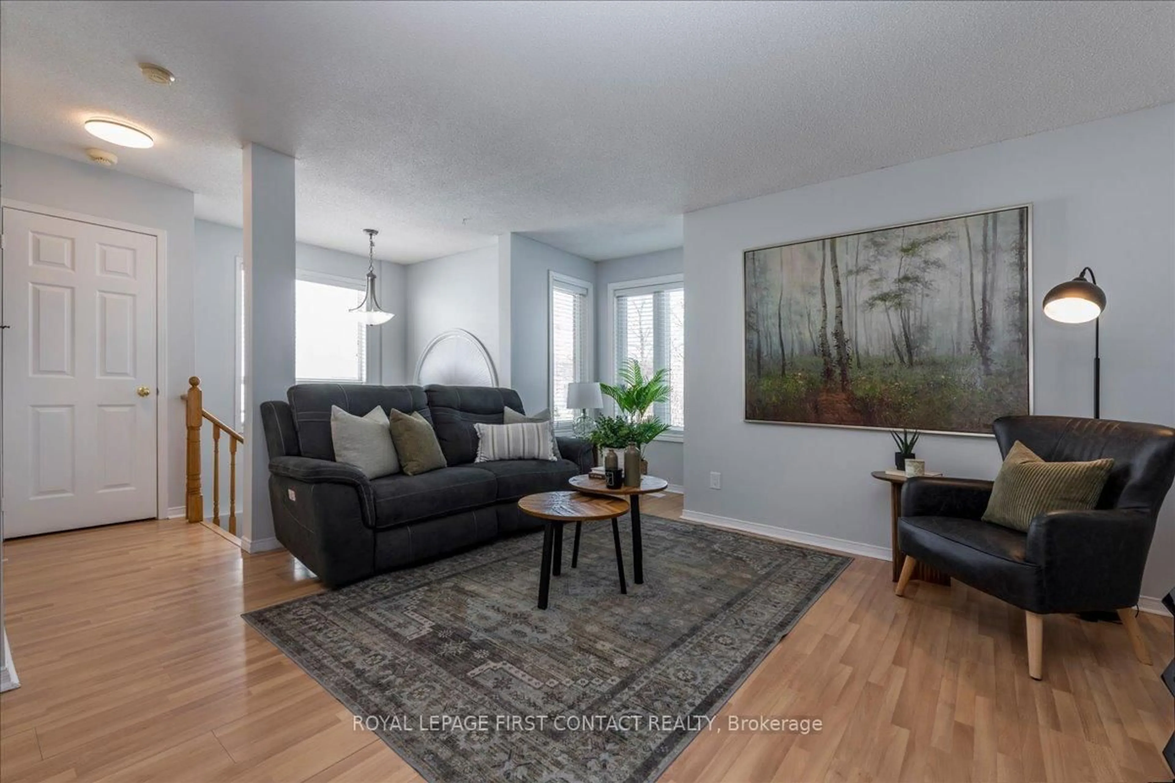 Living room with furniture, unknown for 36 CHURCHLAND Dr, Barrie Ontario L4N 8P9