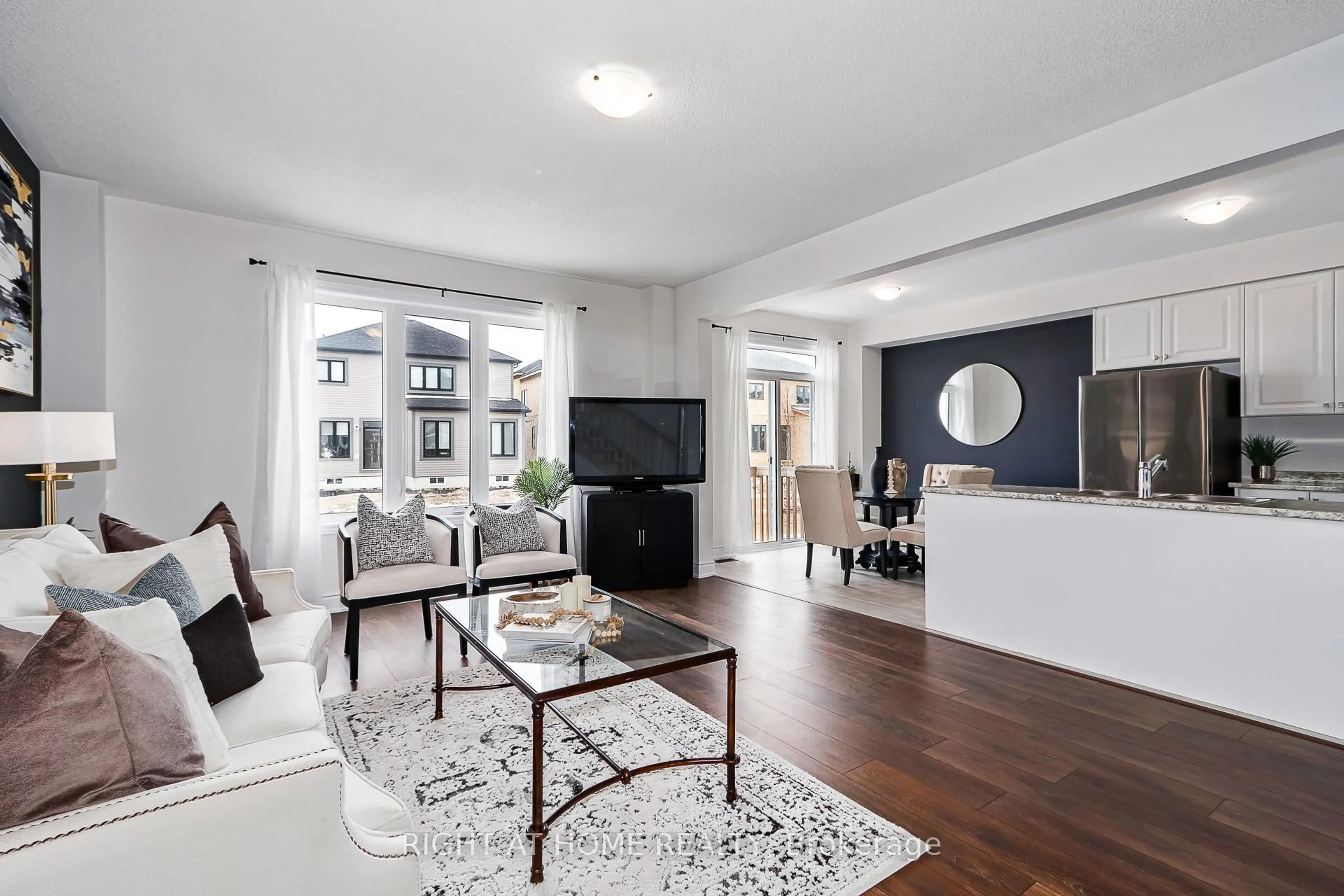 Living room with furniture, unknown for 9 Mission St, Wasaga Beach Ontario L9Z 0L8