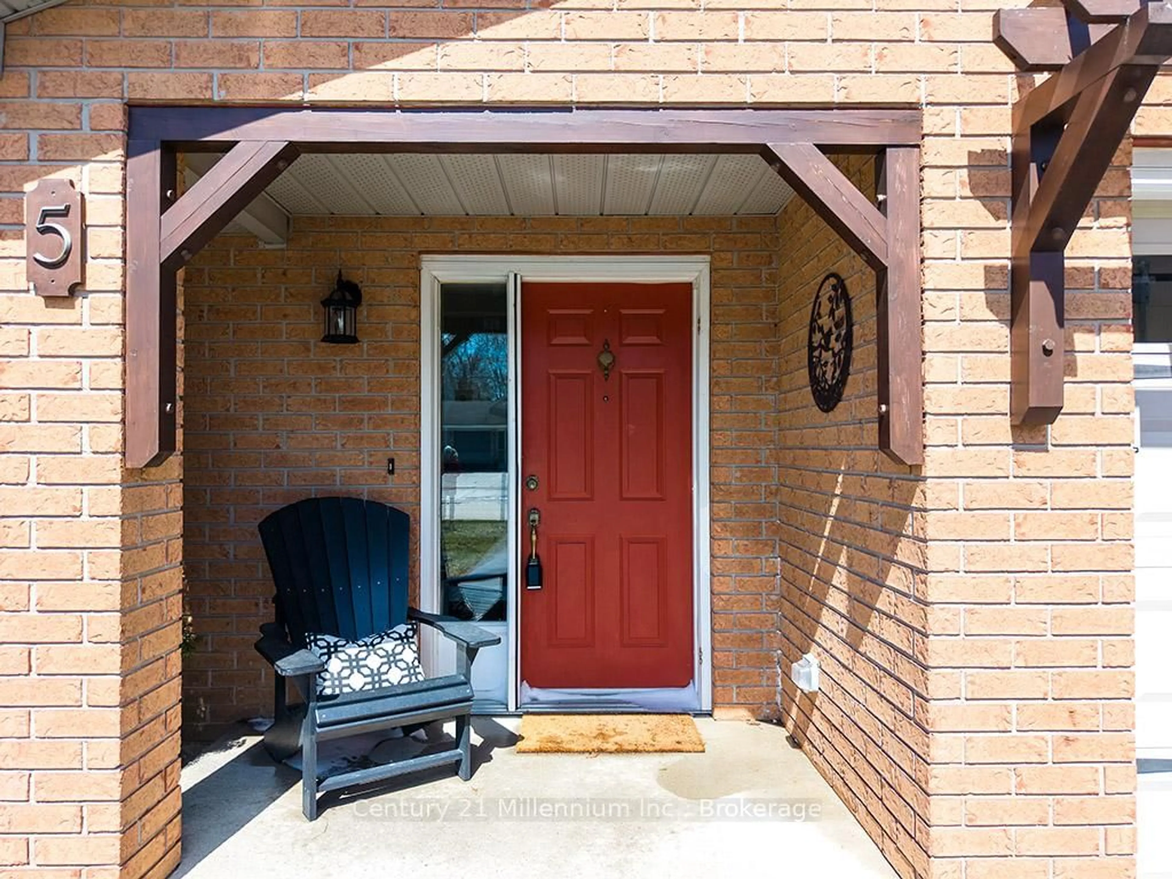 Home with brick exterior material, street for 5 Reid Cres, Collingwood Ontario L9Y 4T6