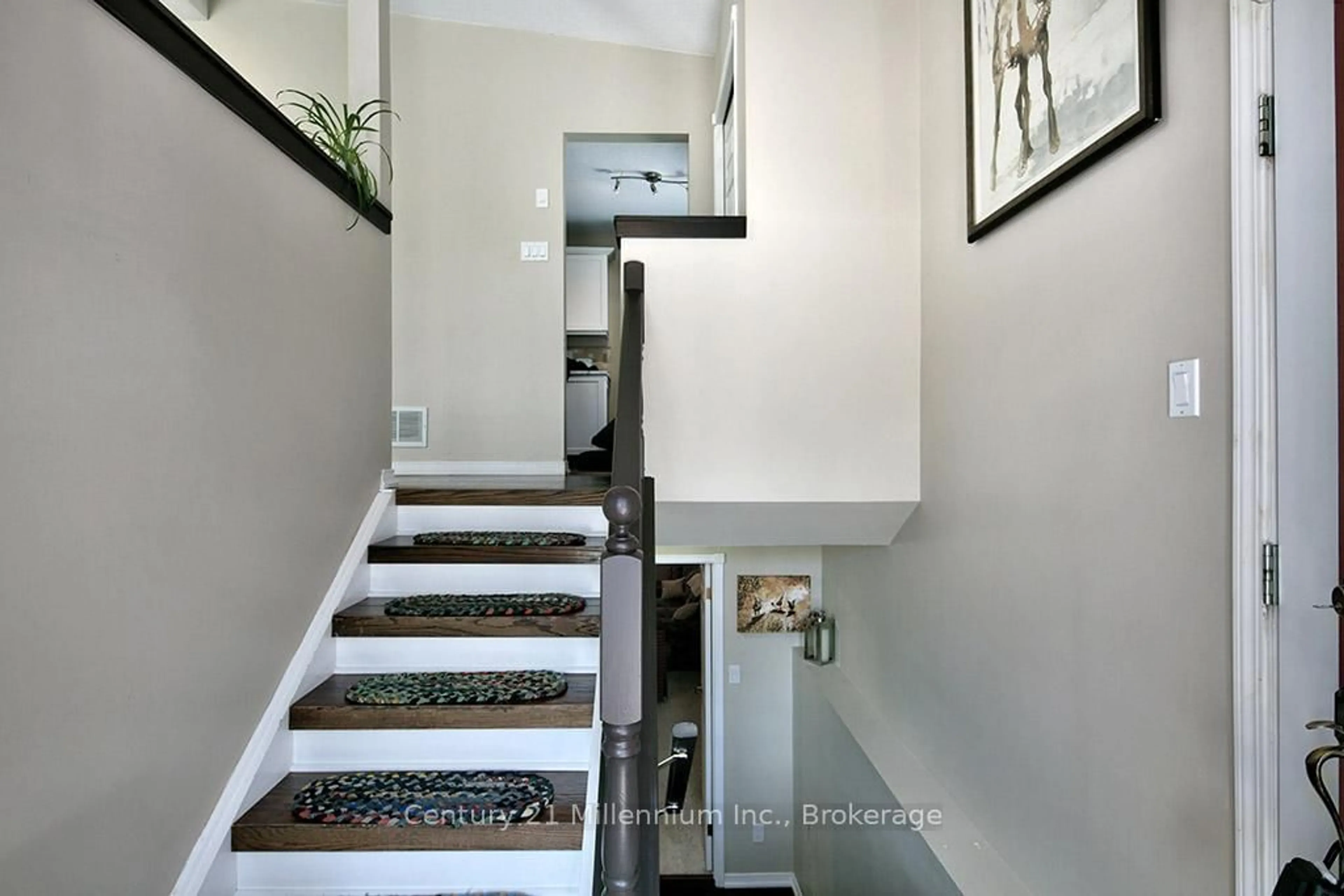 Stairs for 5 Reid Cres, Collingwood Ontario L9Y 4T6