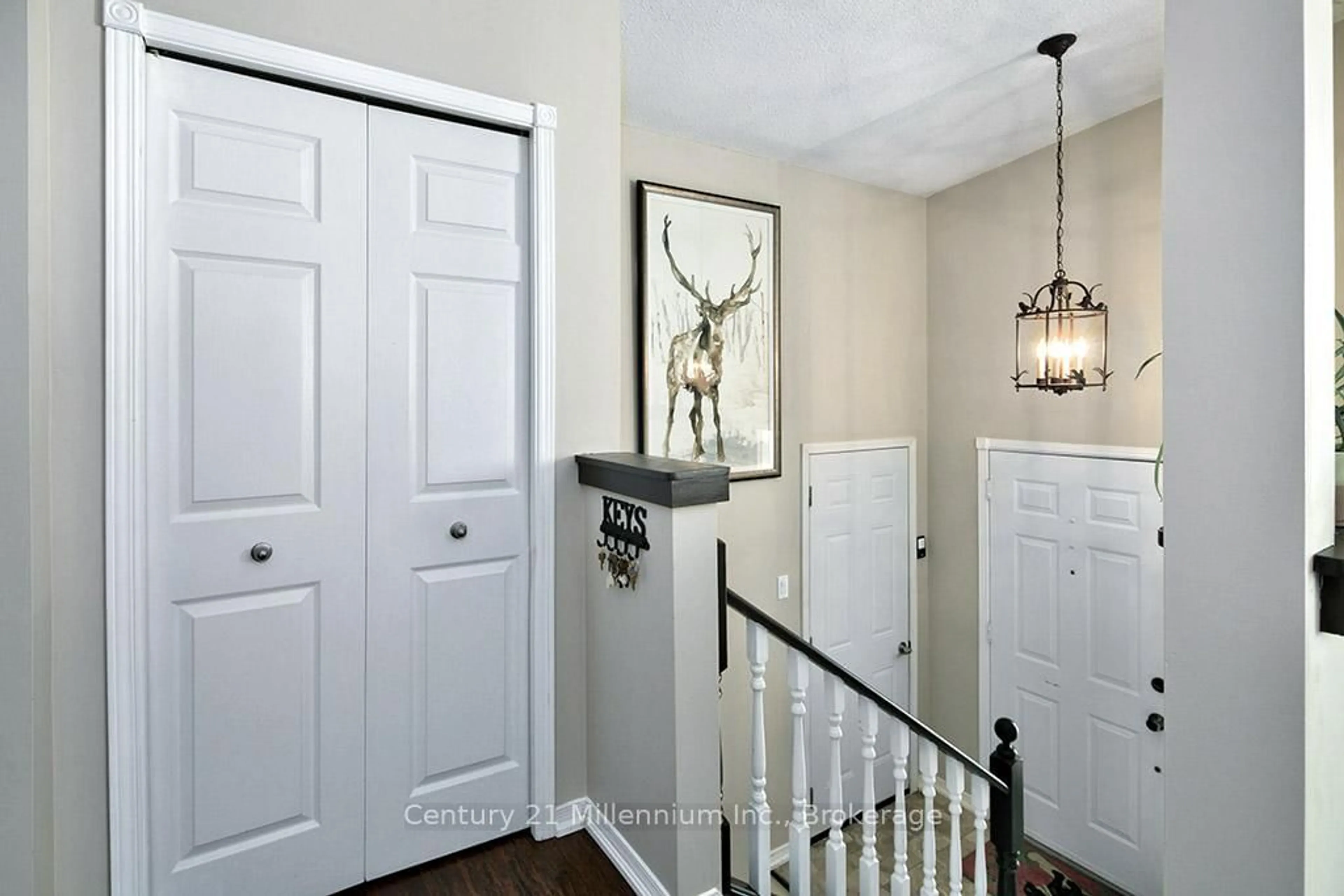 Indoor entryway for 5 Reid Cres, Collingwood Ontario L9Y 4T6
