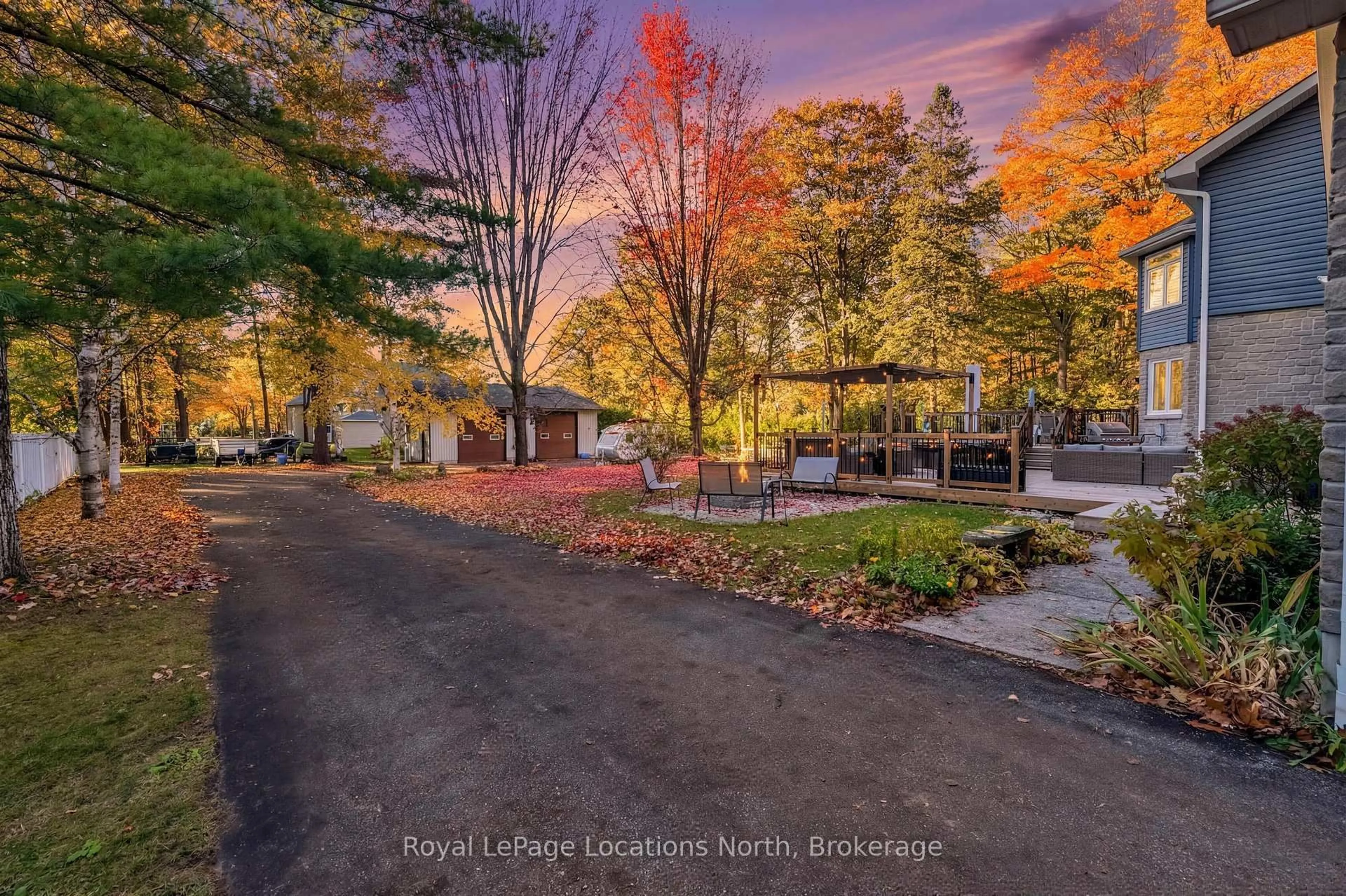 Unknown for 266 45th St, Wasaga Beach Ontario L9Z 1R3