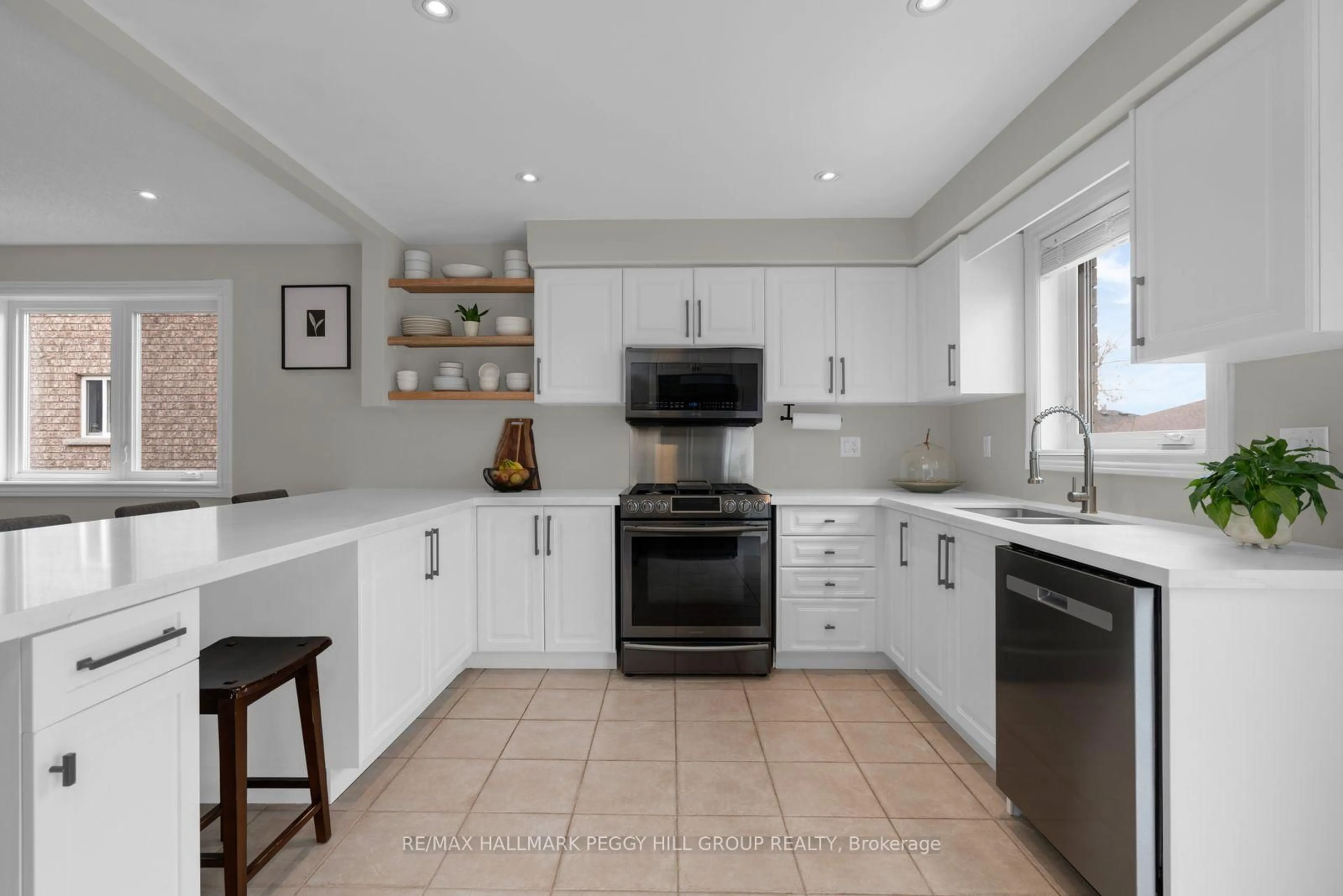 Unknown for 64A Bird St, Barrie Ontario L4N 0X3