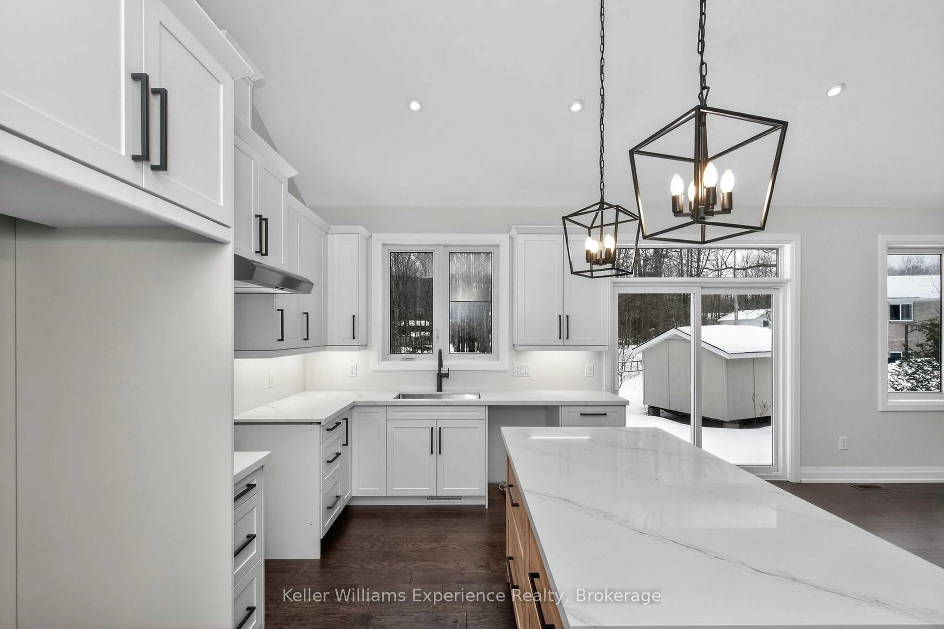 Contemporary kitchen, ceramic/tile floor for 62 Rue Vanier, Tiny Ontario L9M 0J2