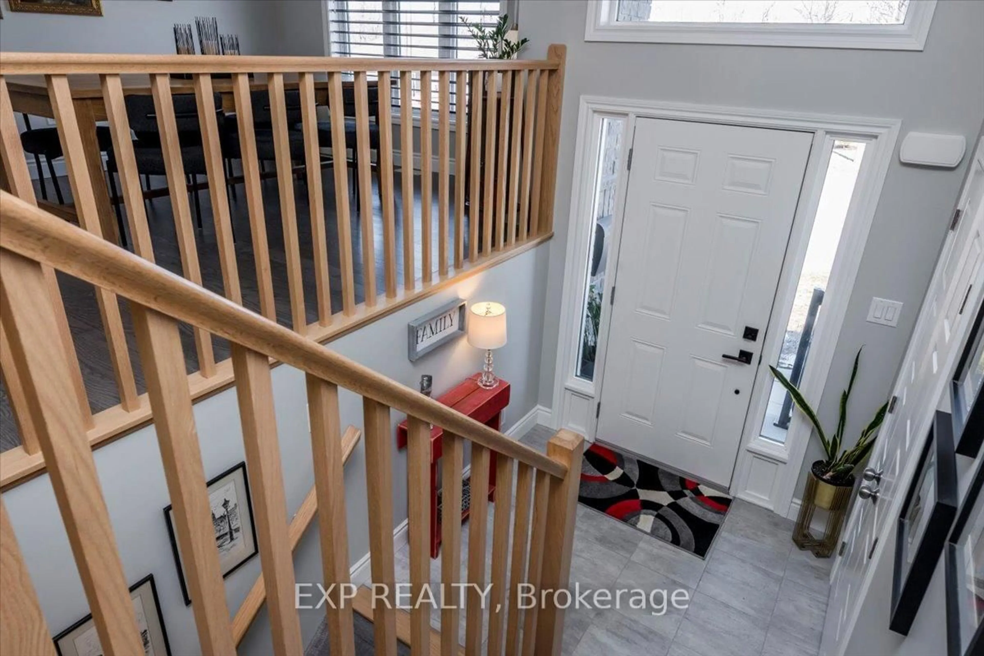 Indoor entryway for 51 Hunter Ave, Tay Ontario L0K 2A0