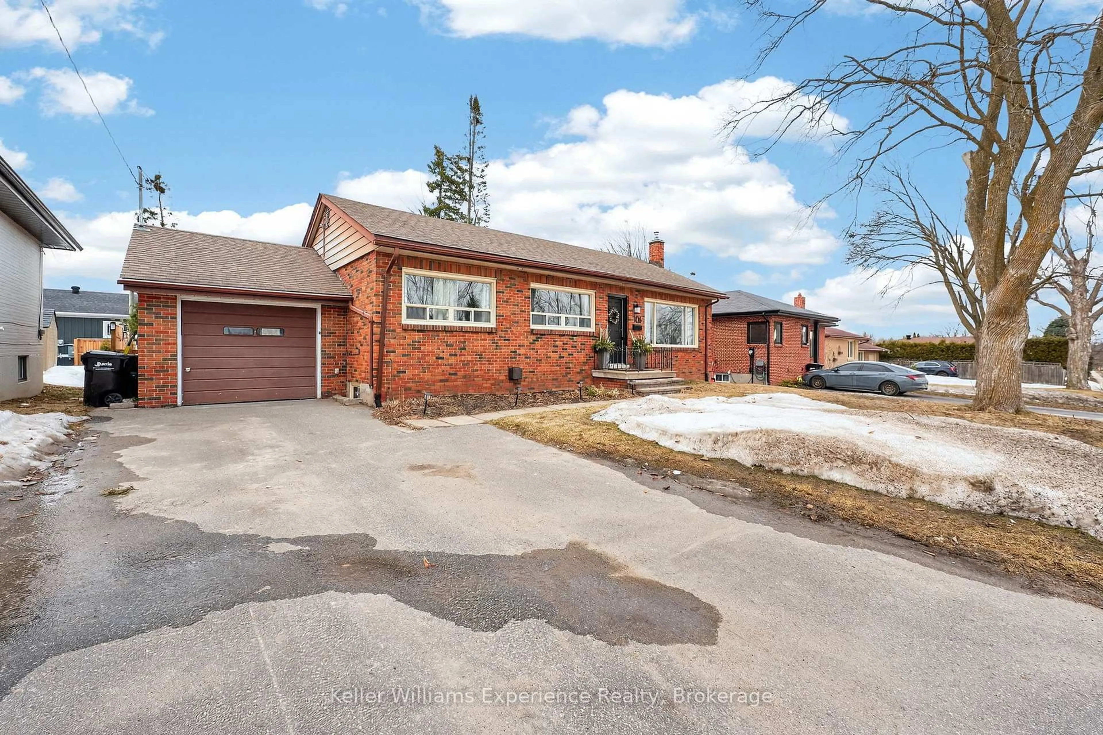 Home with brick exterior material, street for 106 Nelson St, Barrie Ontario L4M 4K7