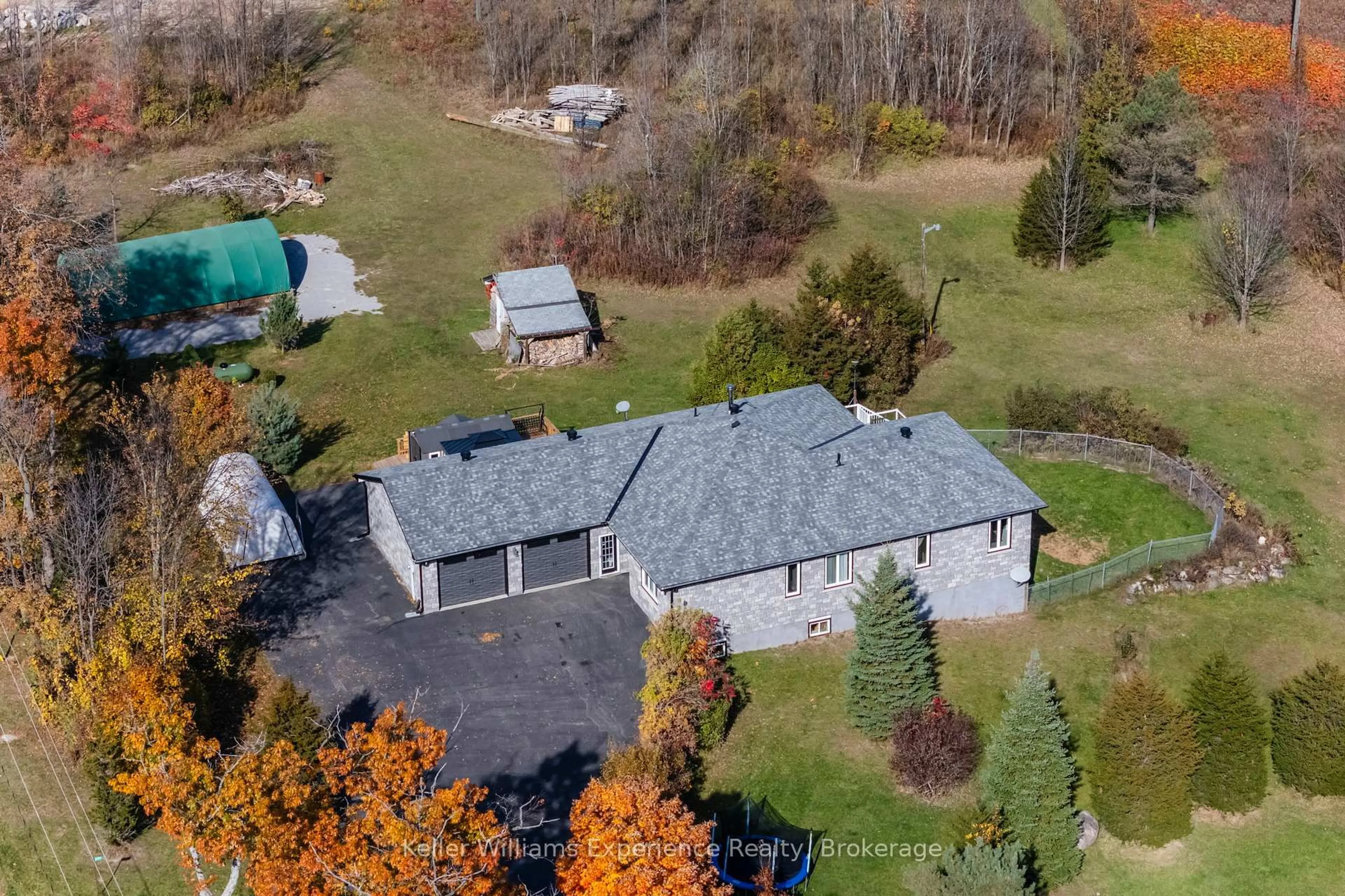 A pic from outside/outdoor area/front of a property/back of a property/a pic from drone, unknown for 2777 Old Fort Rd, Tay Ontario L4R 4K3