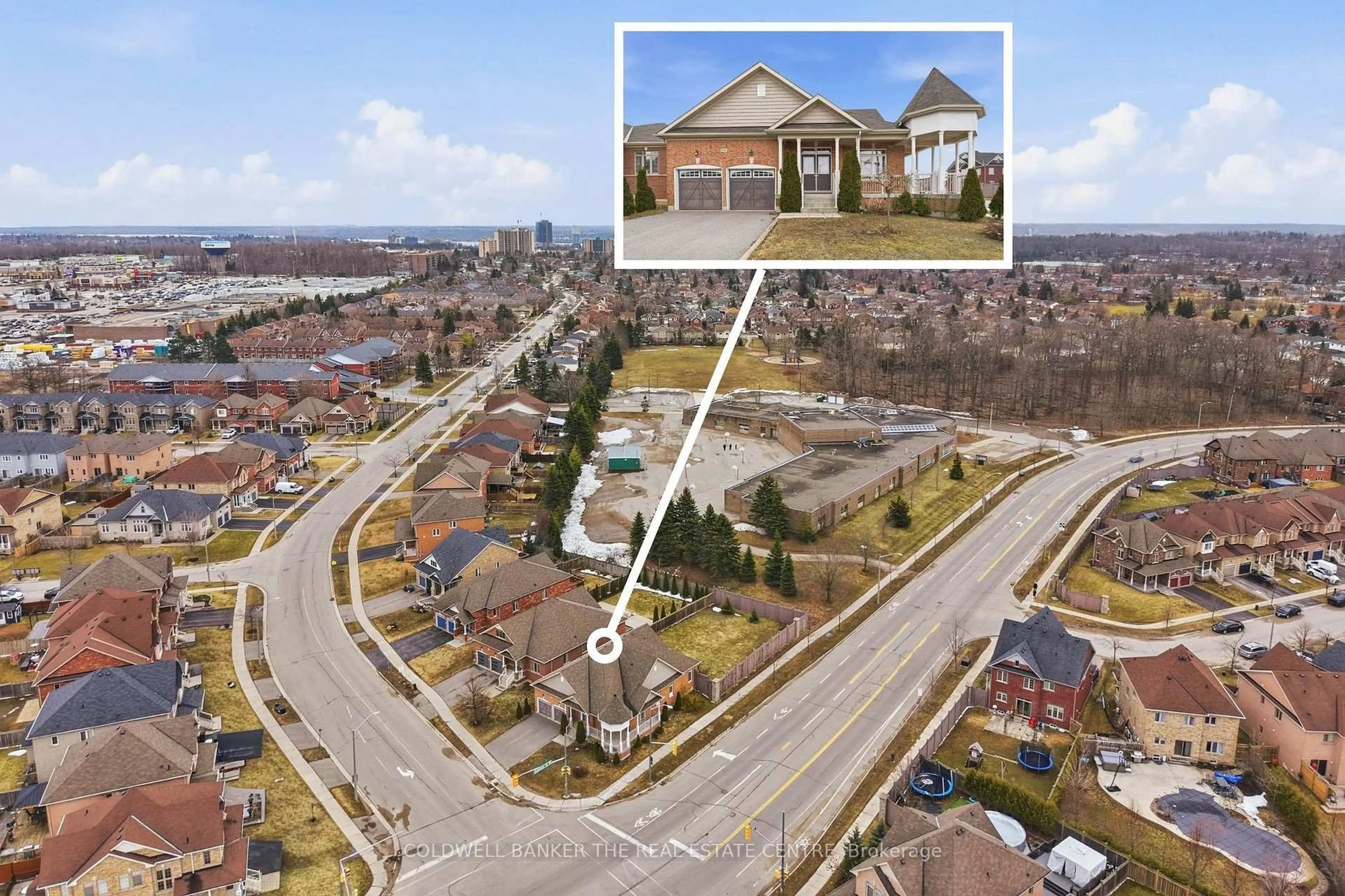 A pic from outside/outdoor area/front of a property/back of a property/a pic from drone, street for 264 Kozlov St, Barrie Ontario L4N 6R7