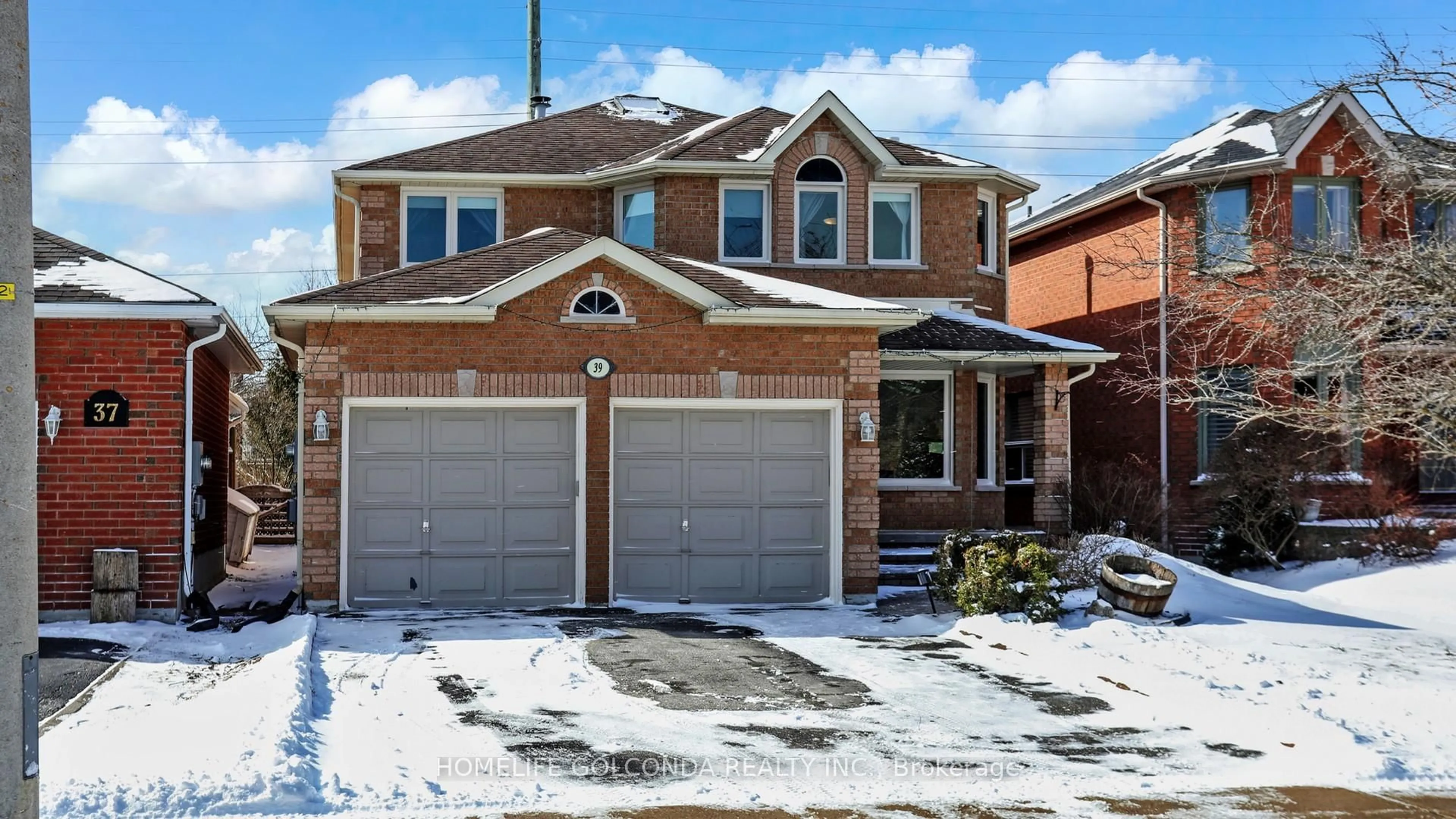 Home with brick exterior material, street for 39 Etherington Cres, Barrie Ontario L4N 7T2