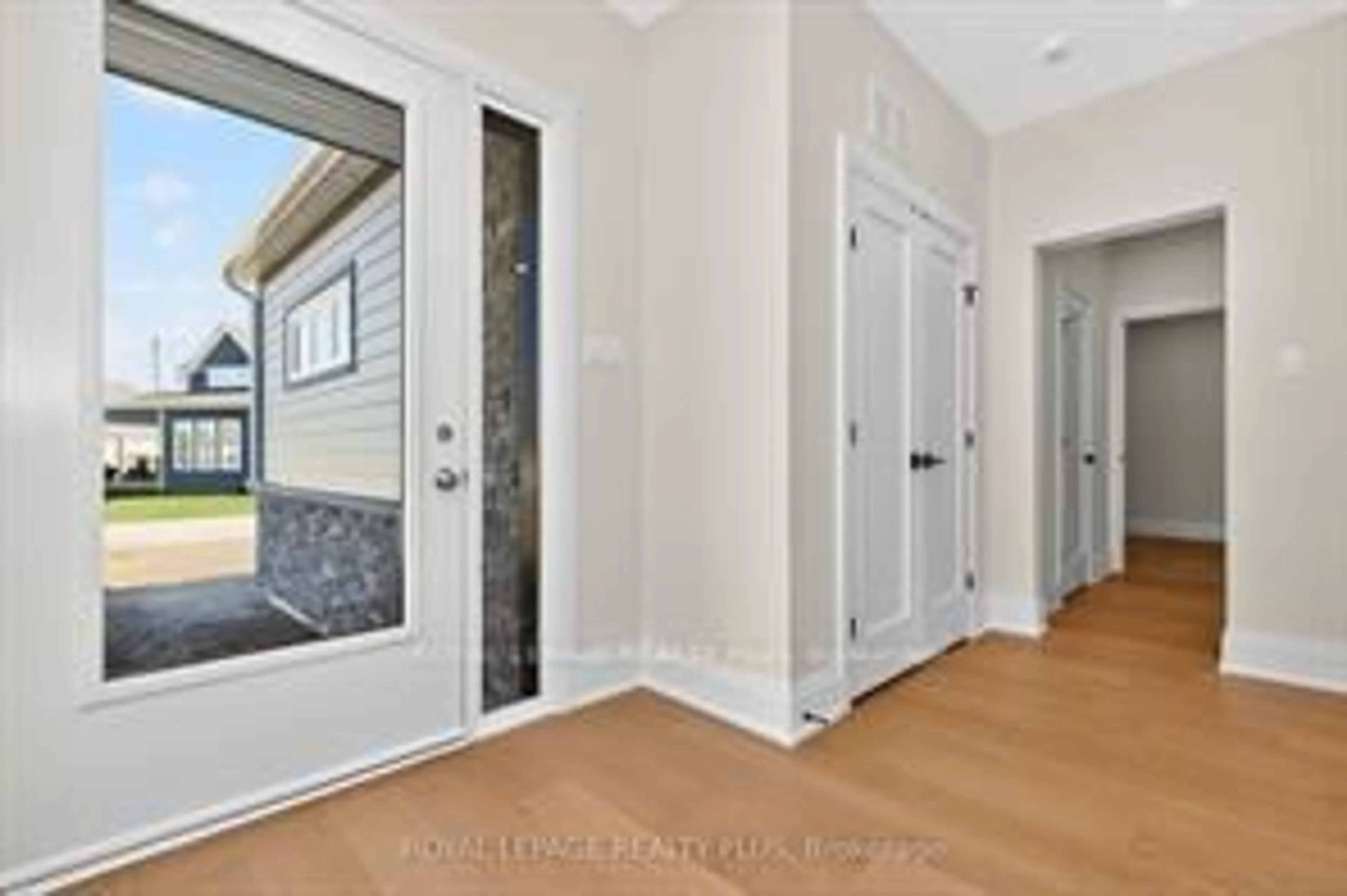 Indoor entryway for 10 Magazine St, Penetanguishene Ontario L9M 0W6
