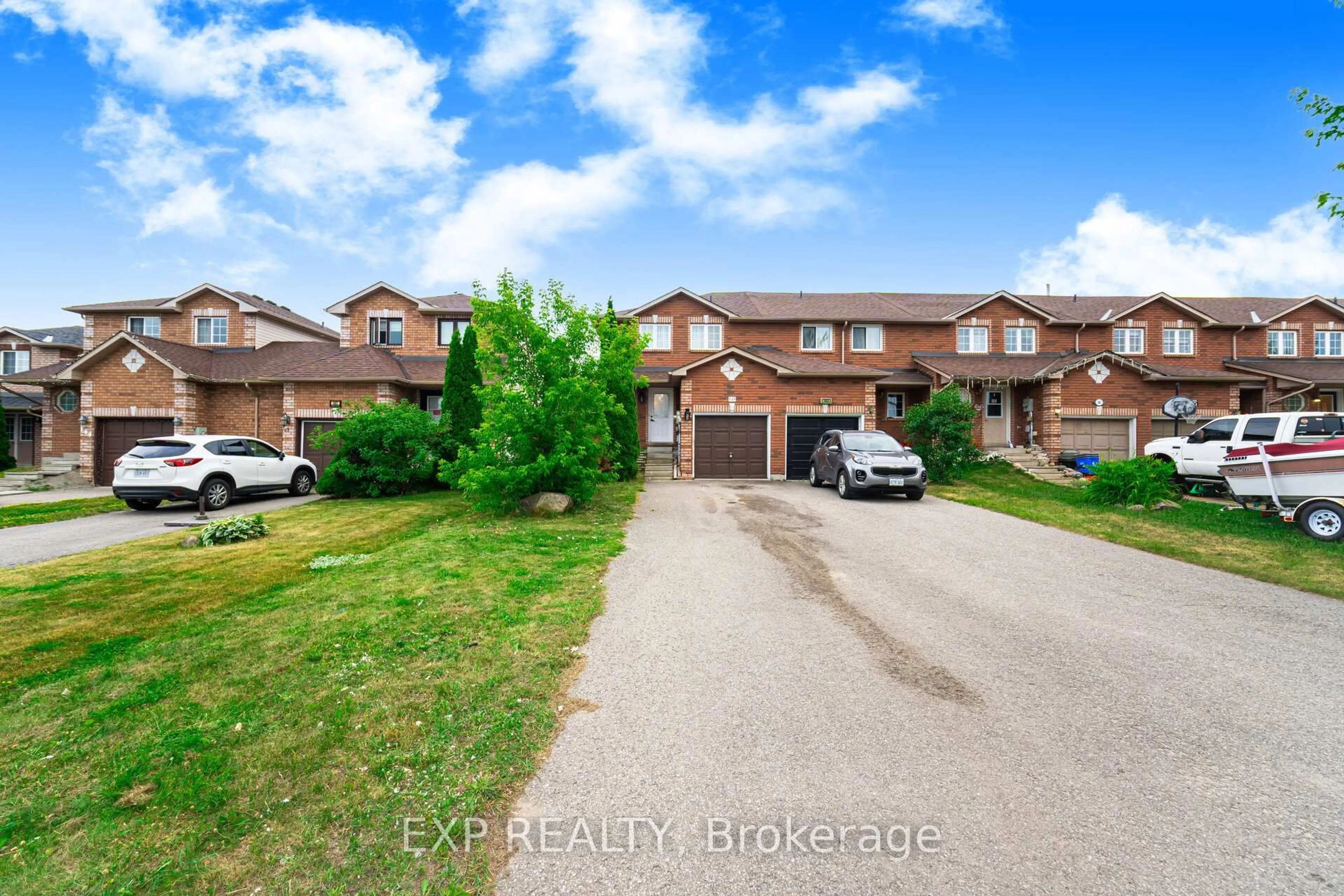 A pic from outside/outdoor area/front of a property/back of a property/a pic from drone, street for 145 Courtney Cres, Barrie Ontario L4N 5T2