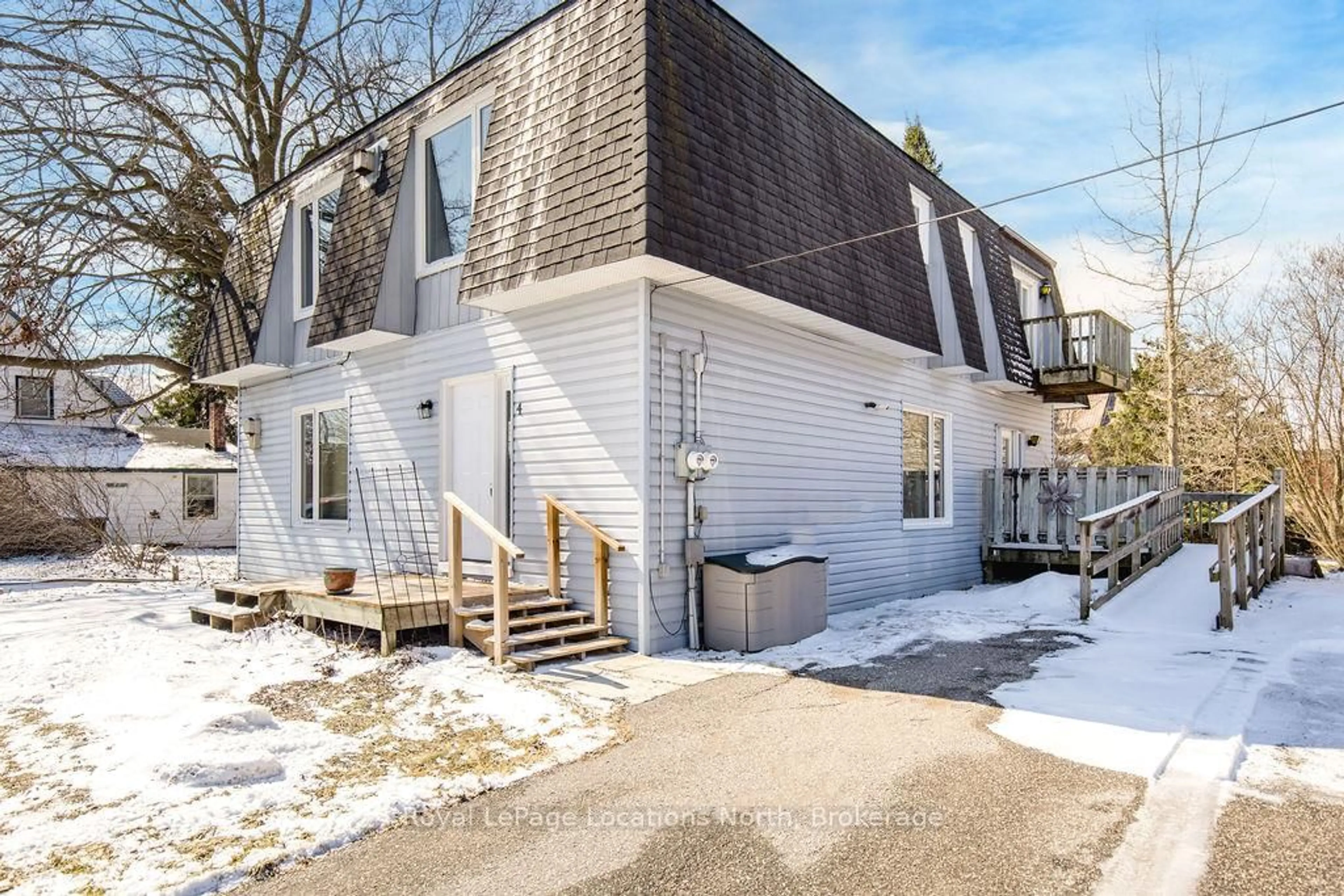 Patio, street for 4 Shaw St, Springwater Ontario L0L 1P0