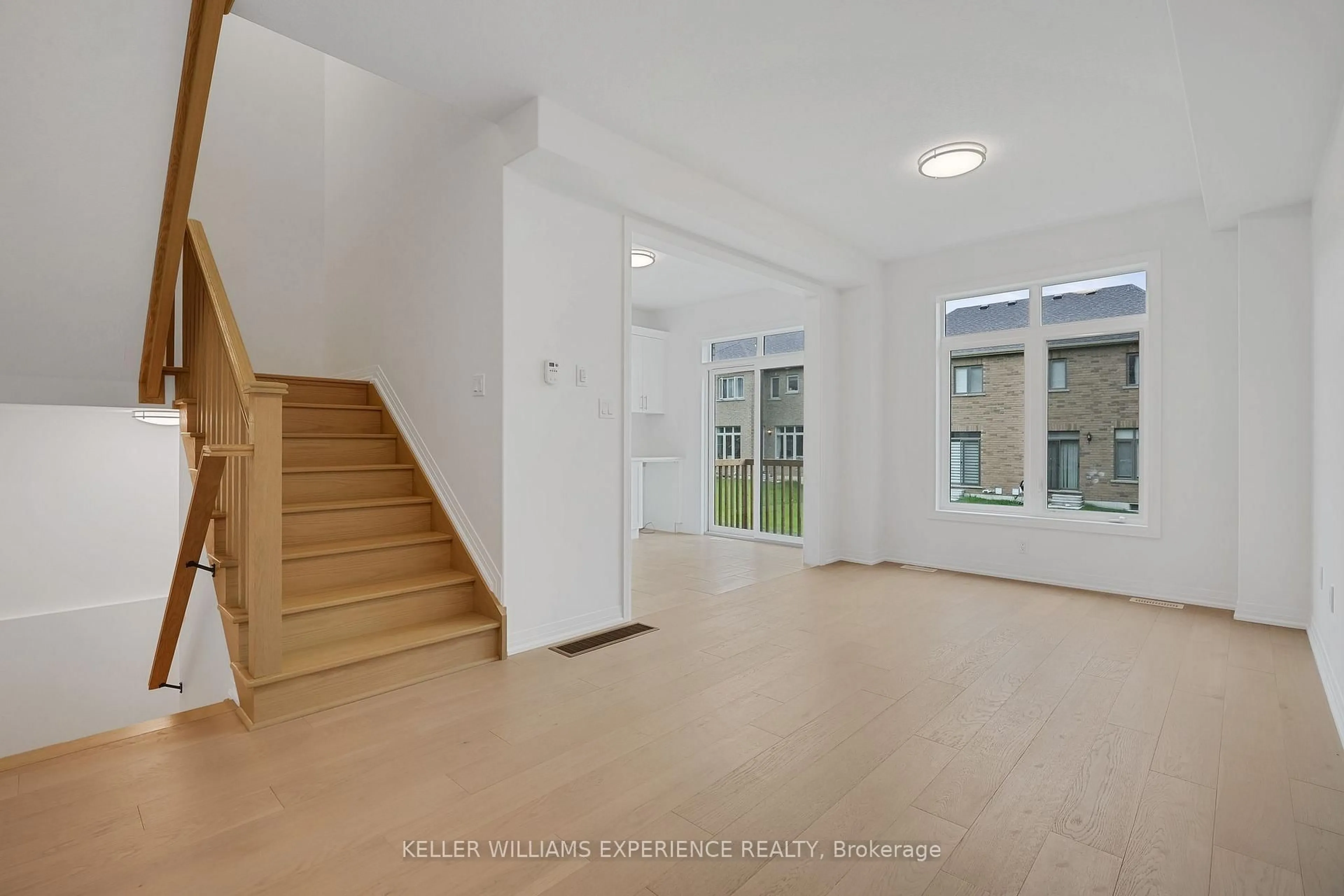 Indoor foyer for 86 Sagewood Ave, Barrie Ontario L9J 0K5