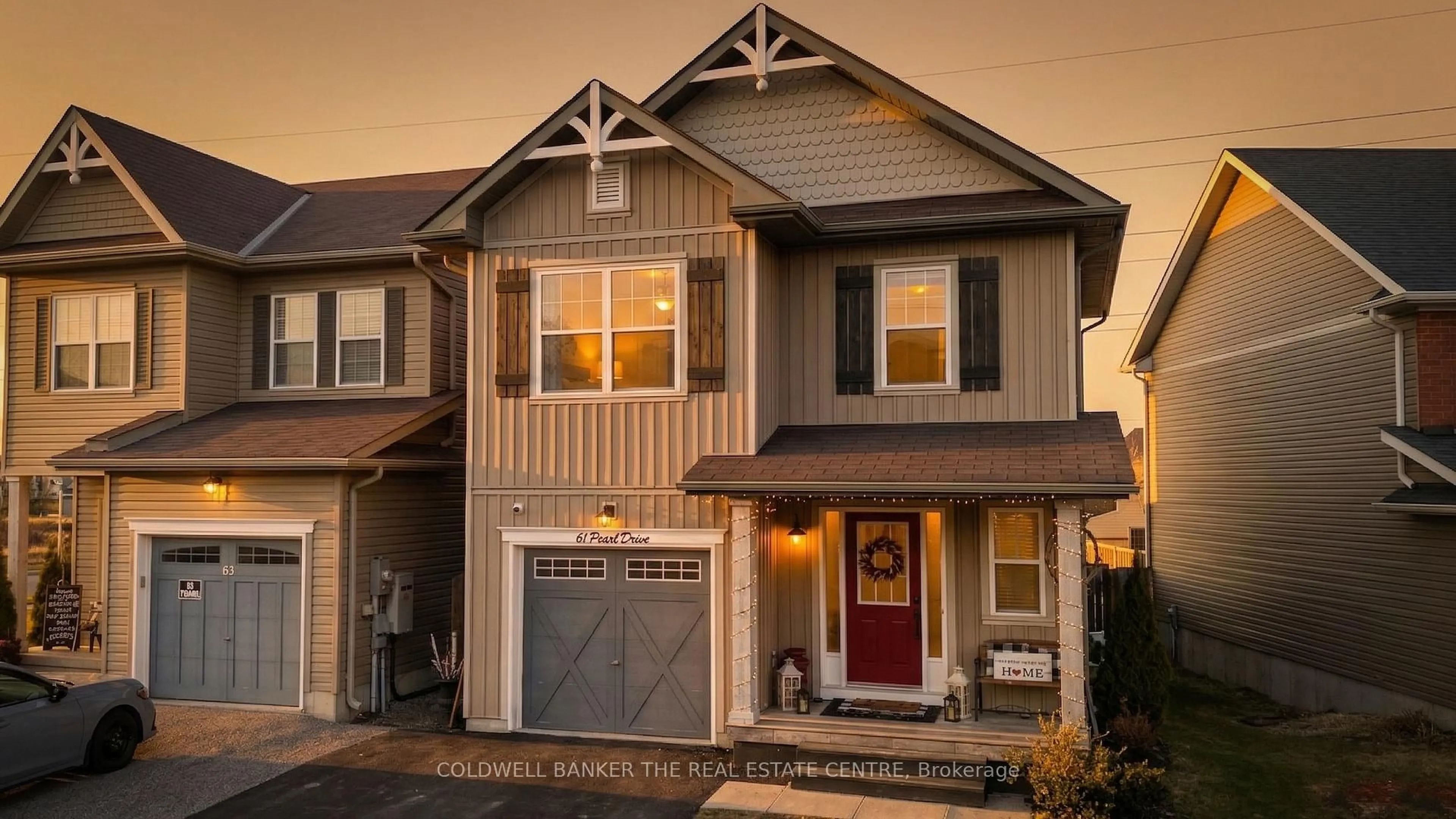 Home with vinyl exterior material, street for 61 Pearl Dr, Orillia Ontario L3V 0A6