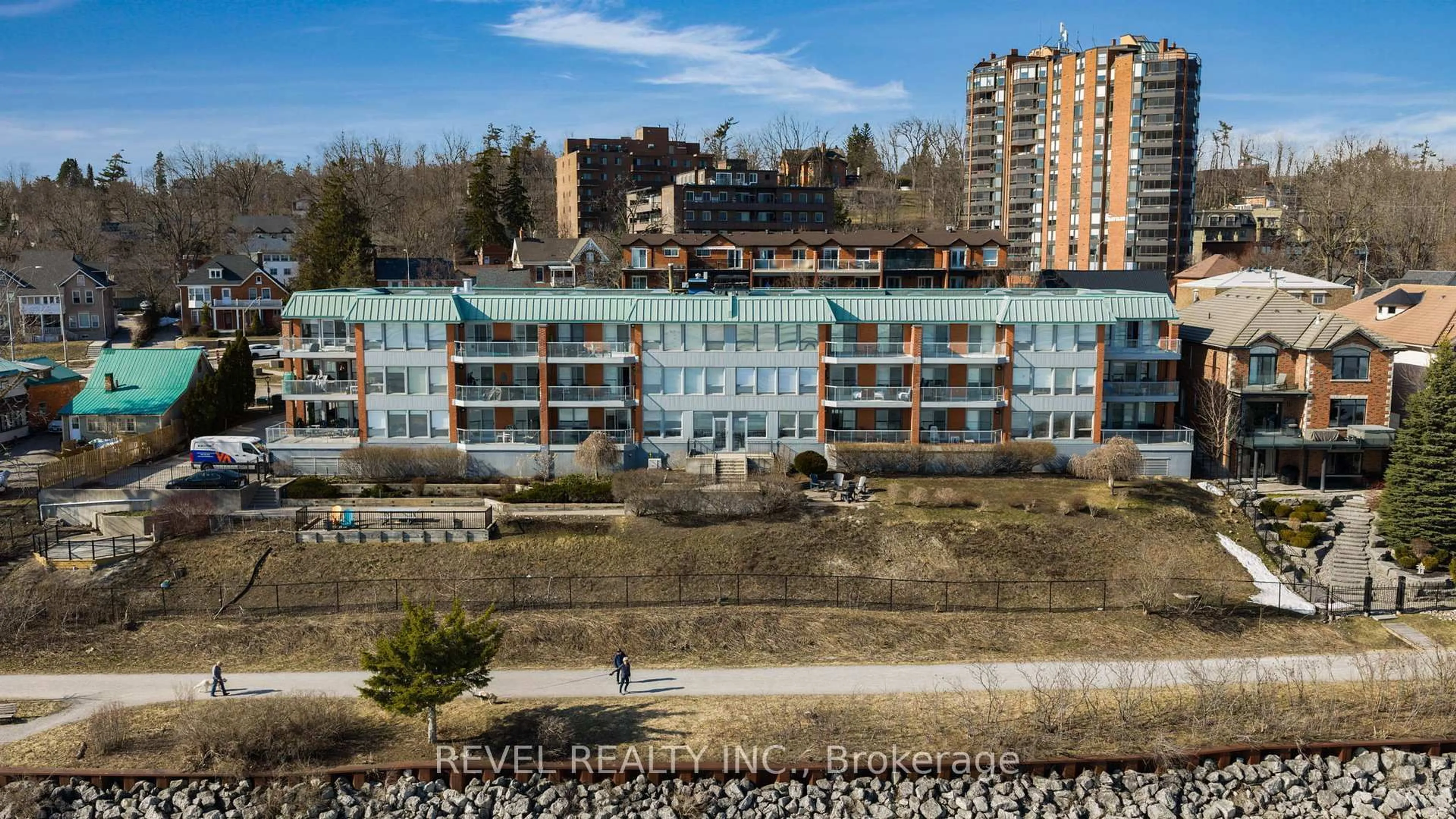 A pic from outside/outdoor area/front of a property/back of a property/a pic from drone, city buildings view from balcony for 21 Kempenfelt Dr #304, Barrie Ontario L4M 1B8