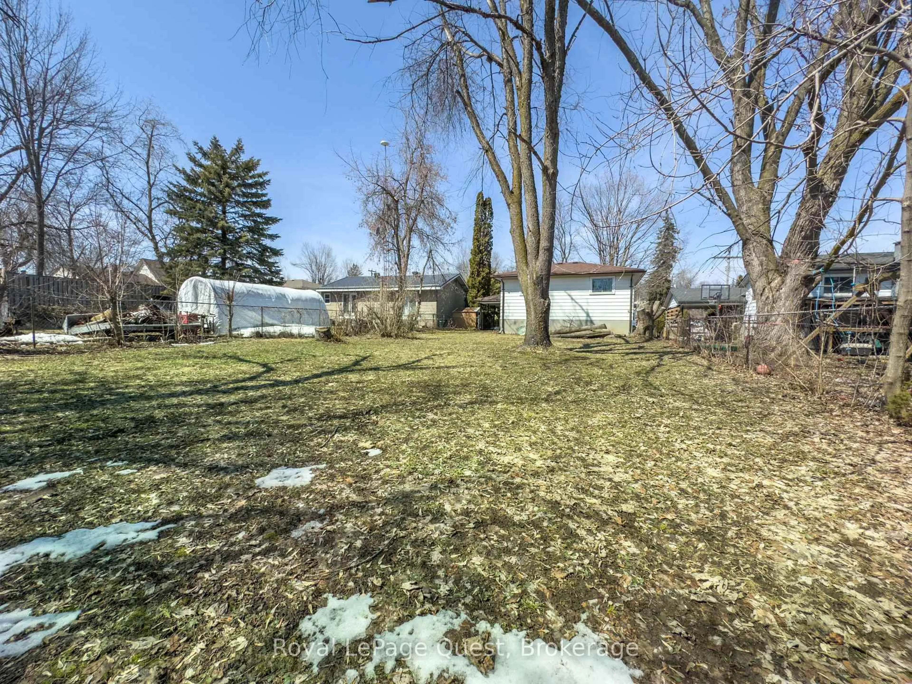 A pic from outside/outdoor area/front of a property/back of a property/a pic from drone, street for 17 Rose Ave, Orillia Ontario L3V 2N6