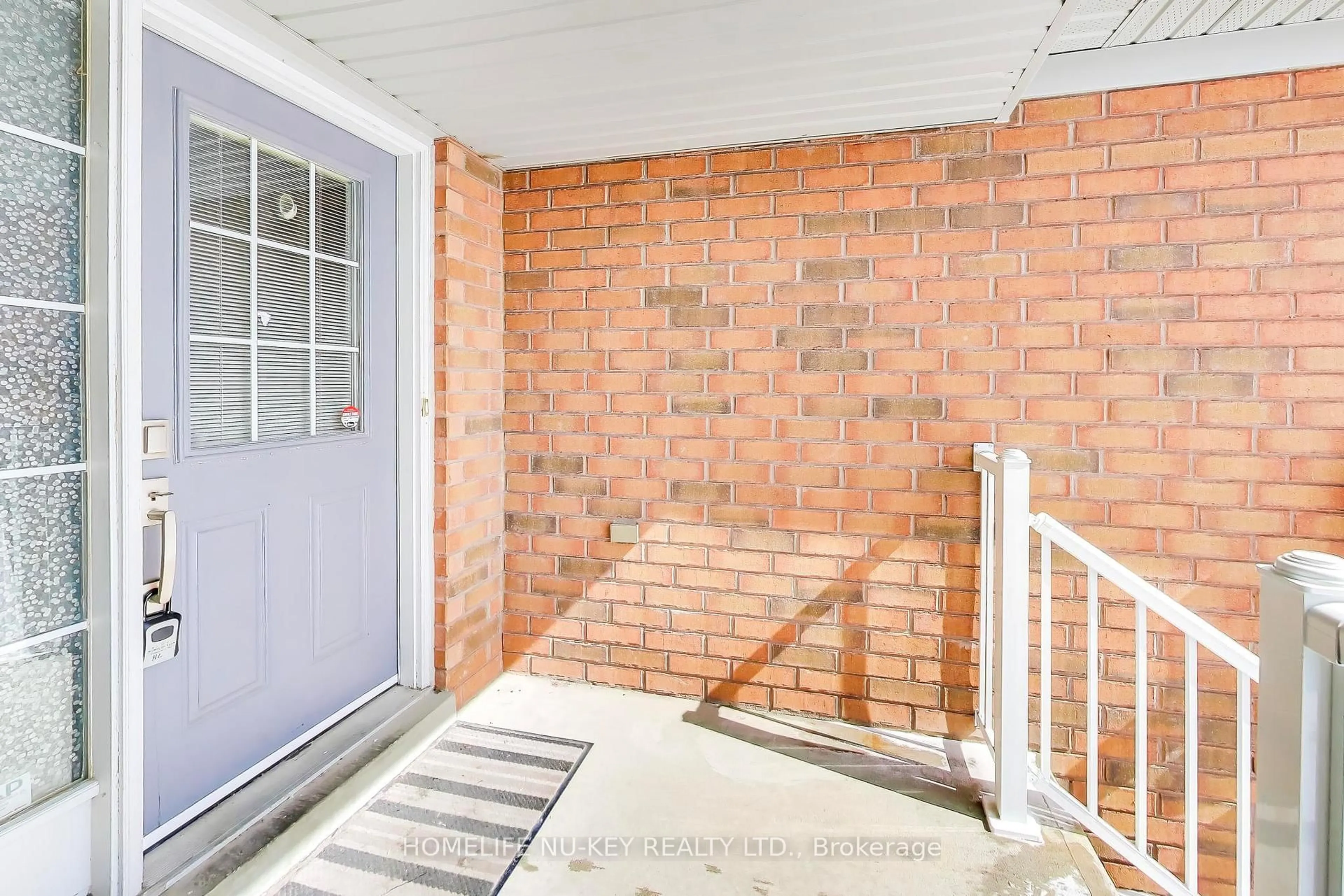 Indoor entryway for 89 Majesty Blvd, Barrie Ontario L4M 0E5
