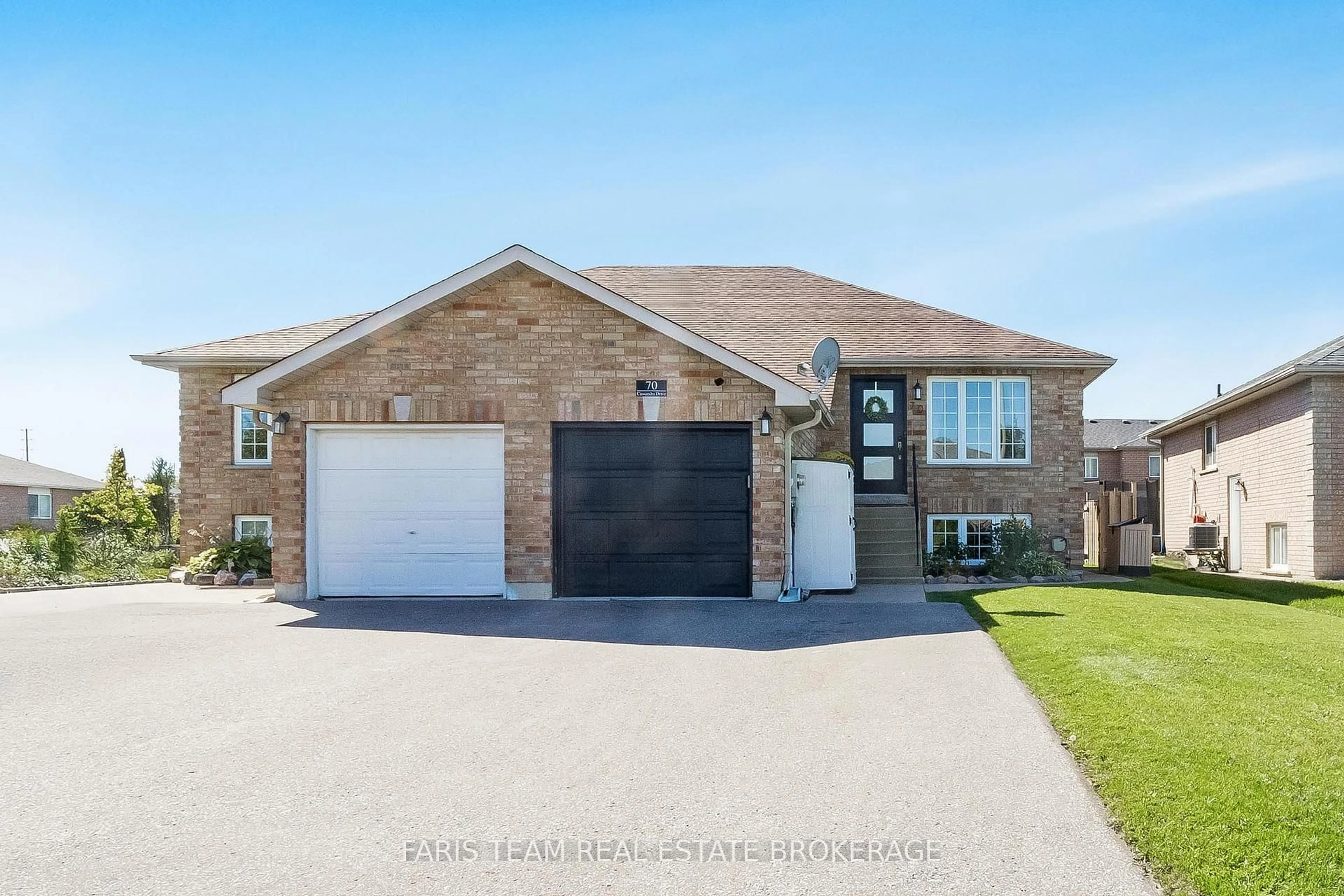 Home with brick exterior material, water/lake/river/ocean view for 70 Cassandra Dr, Barrie Ontario L4M 6Y8
