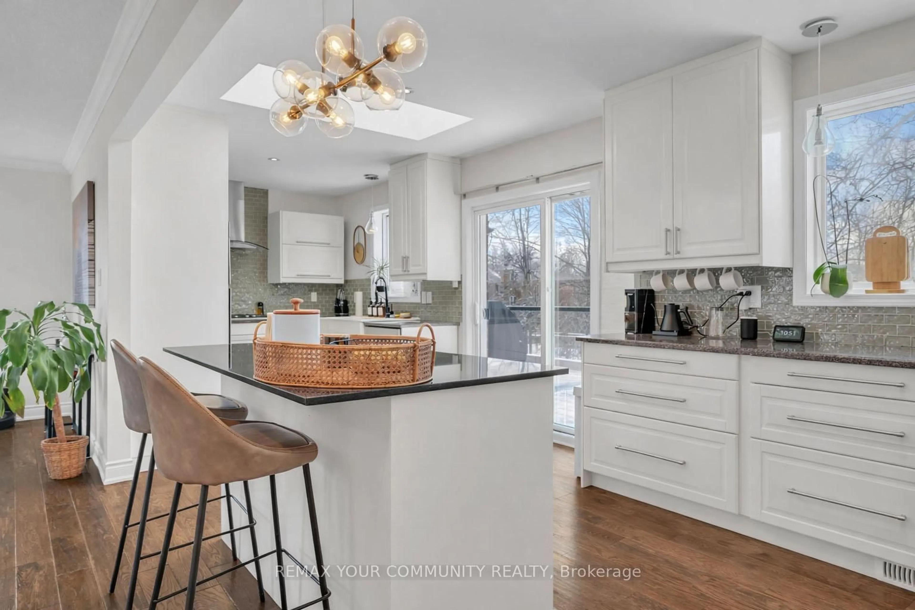 Open concept kitchen, unknown for 92 SANDRINGHAM Dr, Barrie Ontario L4M 7J5