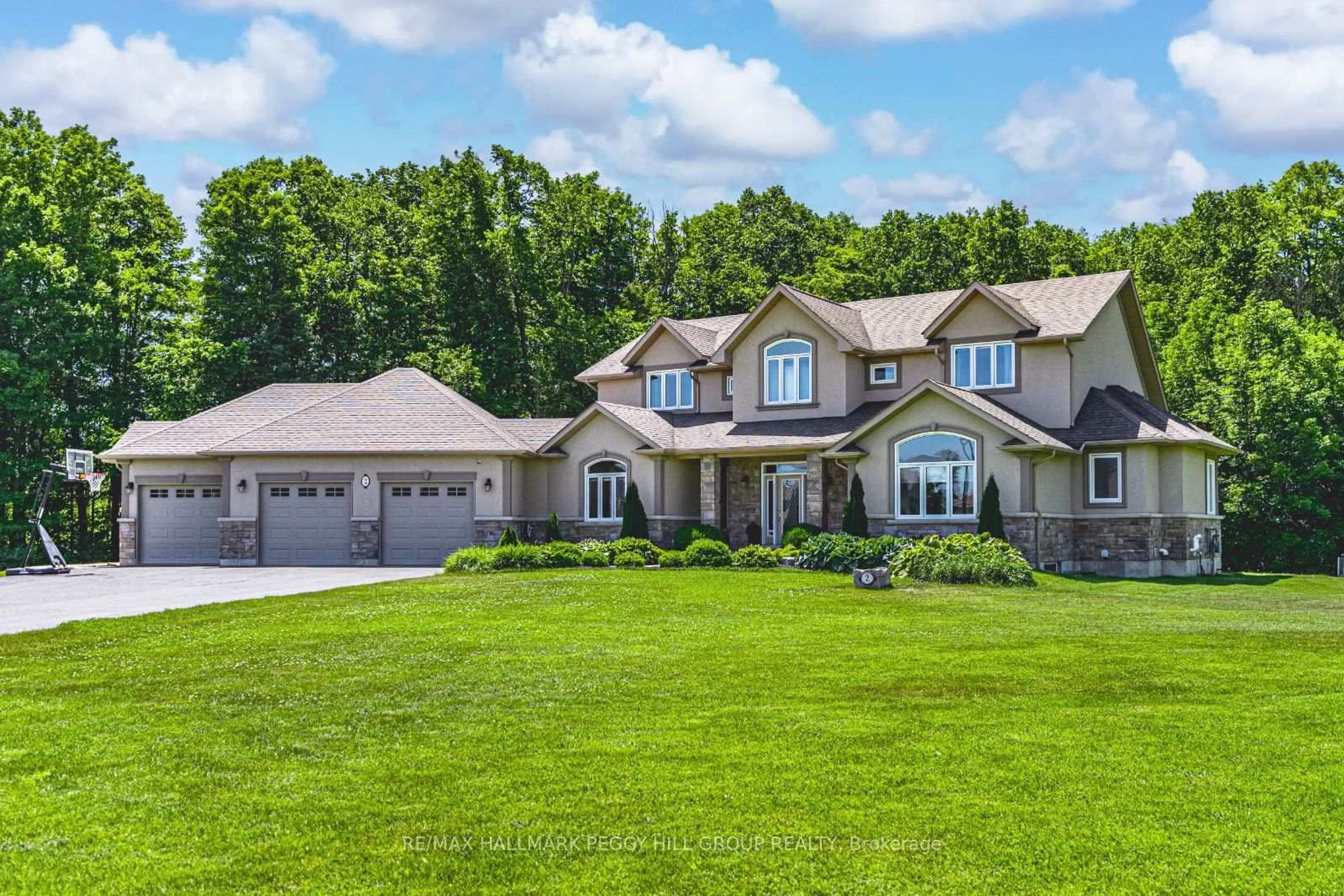 Home with vinyl exterior material, unknown for 2 Sumach Crt, Wasaga Beach Ontario L9Z 0A8