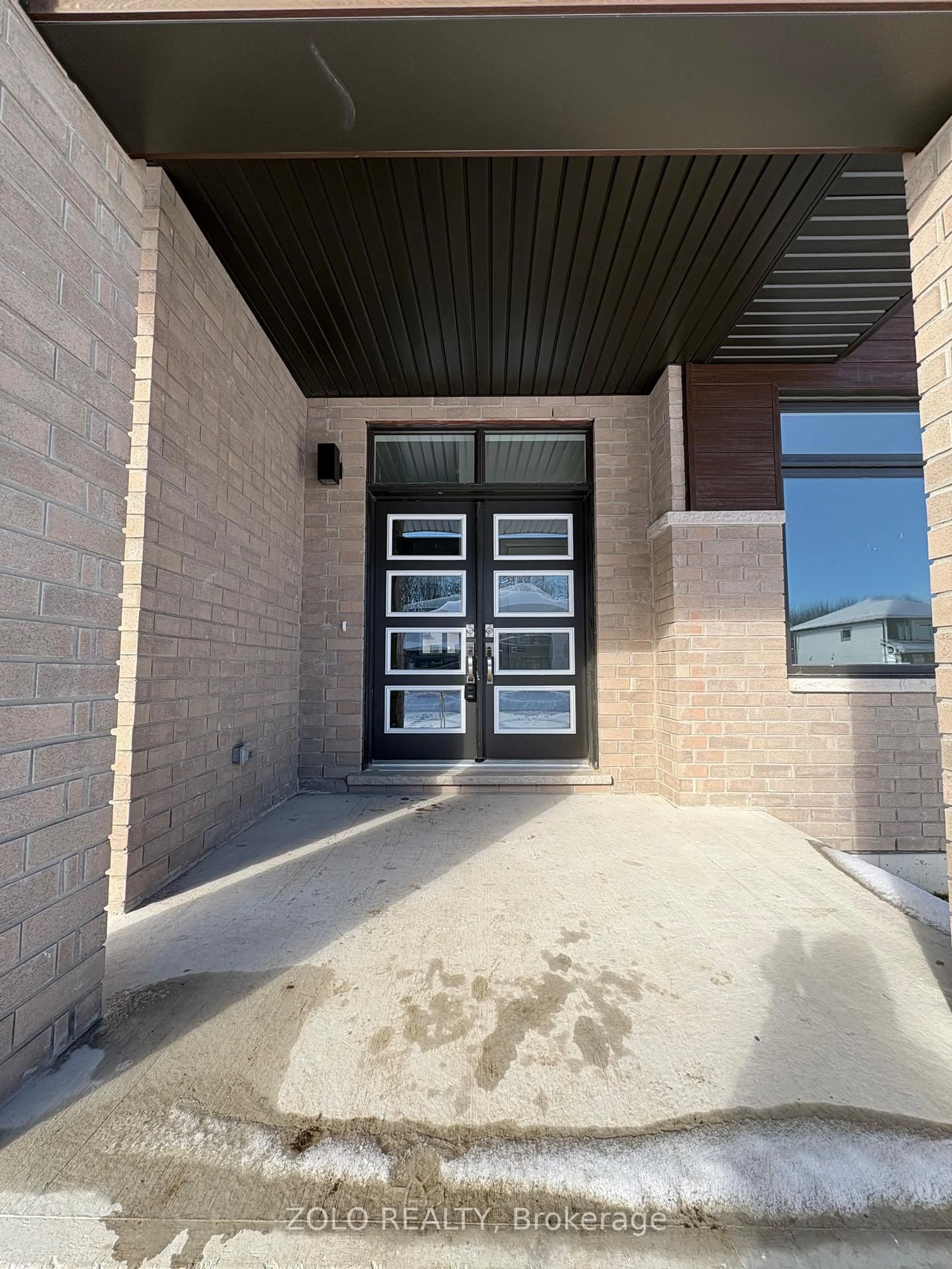 Indoor foyer for 3172 Searidge St, Severn Ontario L3V 8R1