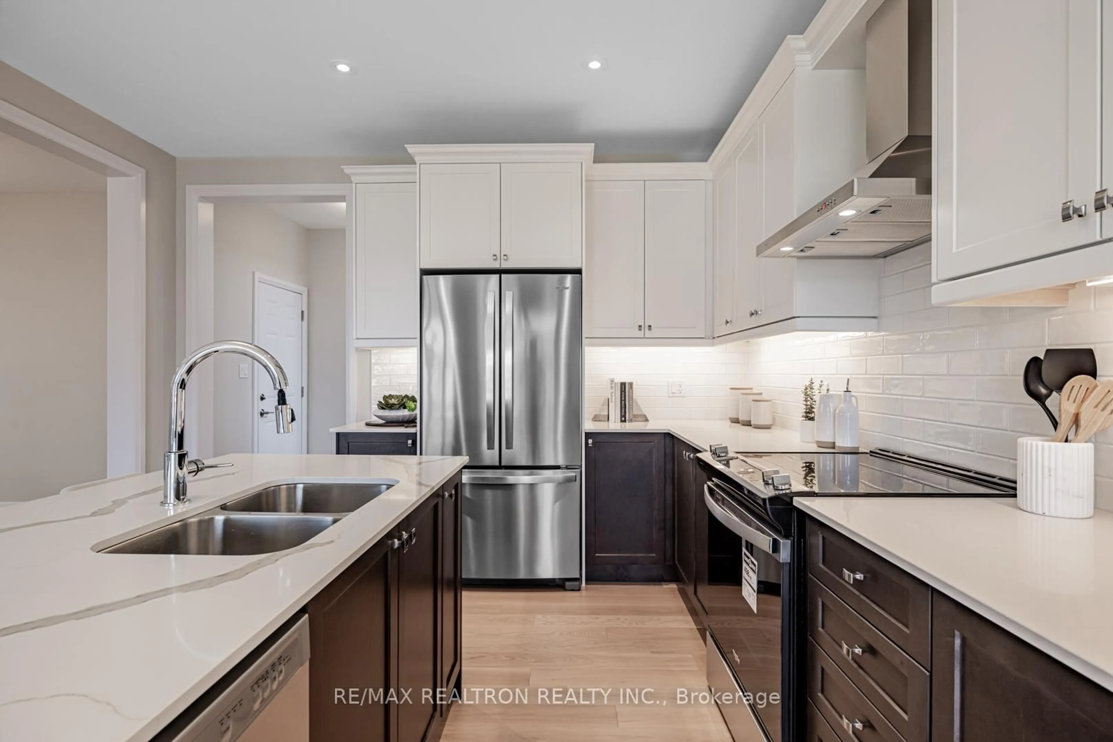 Contemporary kitchen, ceramic/tile floor for 113 CALYPSO Ave, Springwater Ontario L9X 2C9