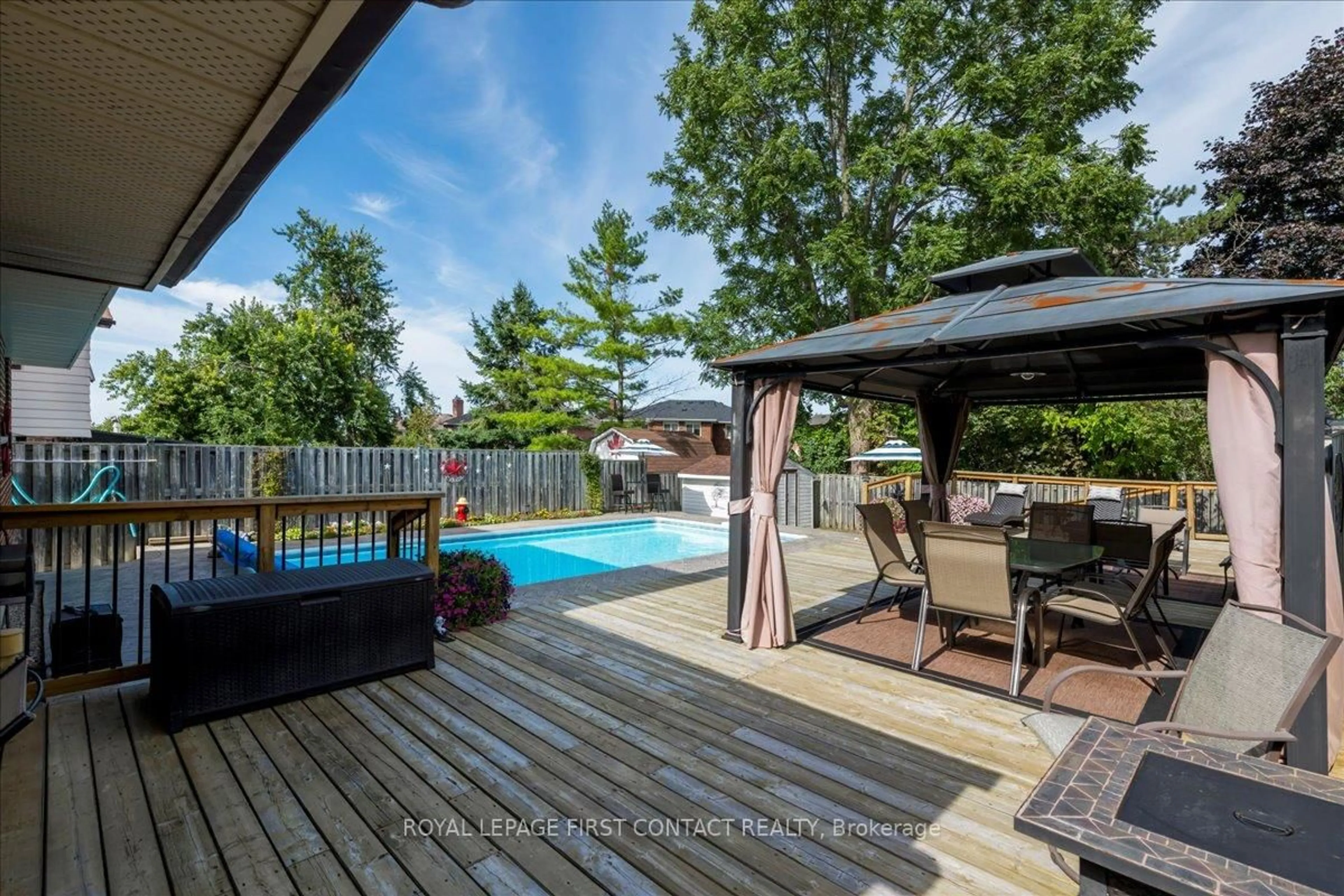 Patio, water/lake/river/ocean view for 23 Virgilwood Cres, Barrie Ontario L4M 4X6