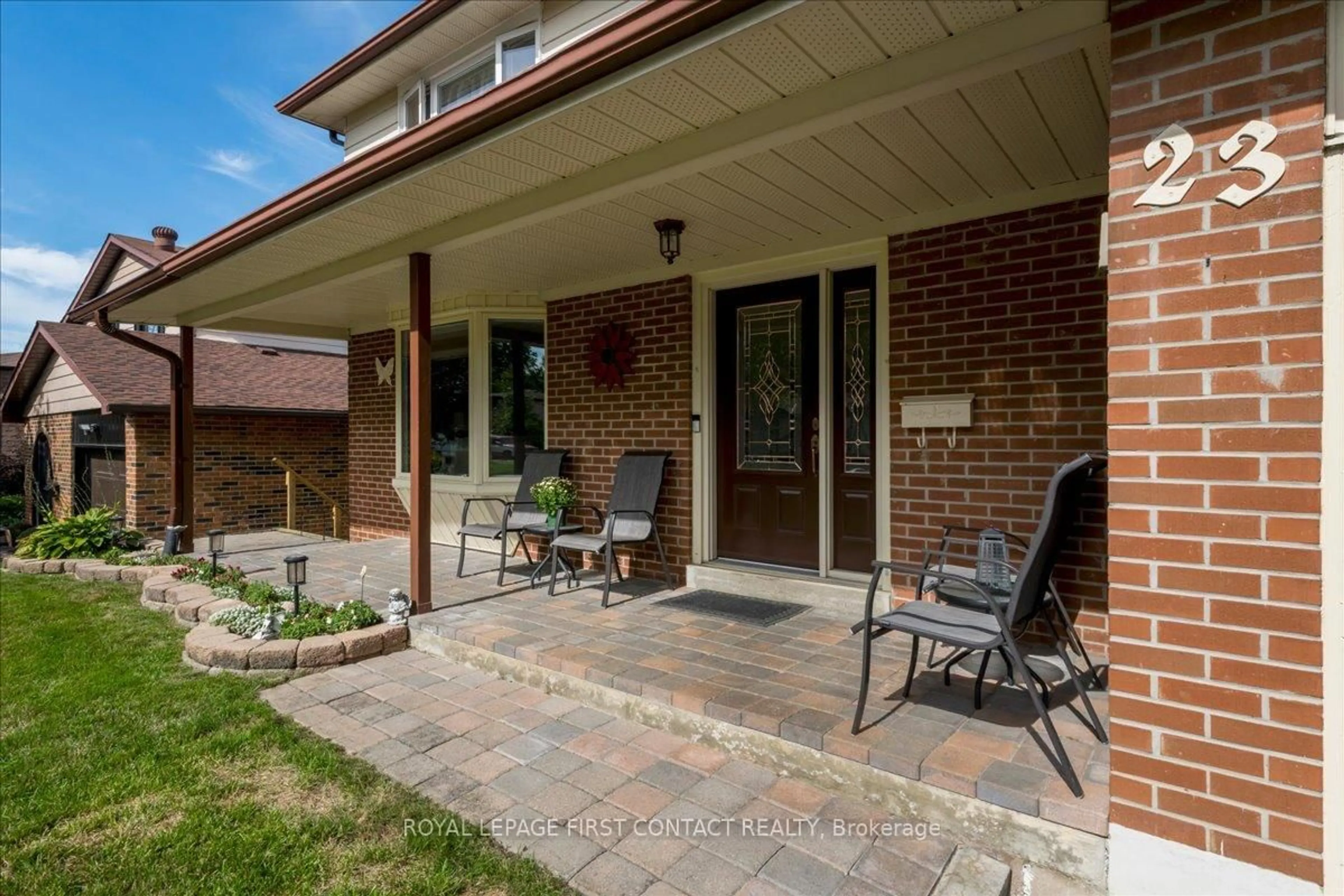 Patio, street for 23 Virgilwood Cres, Barrie Ontario L4M 4X6
