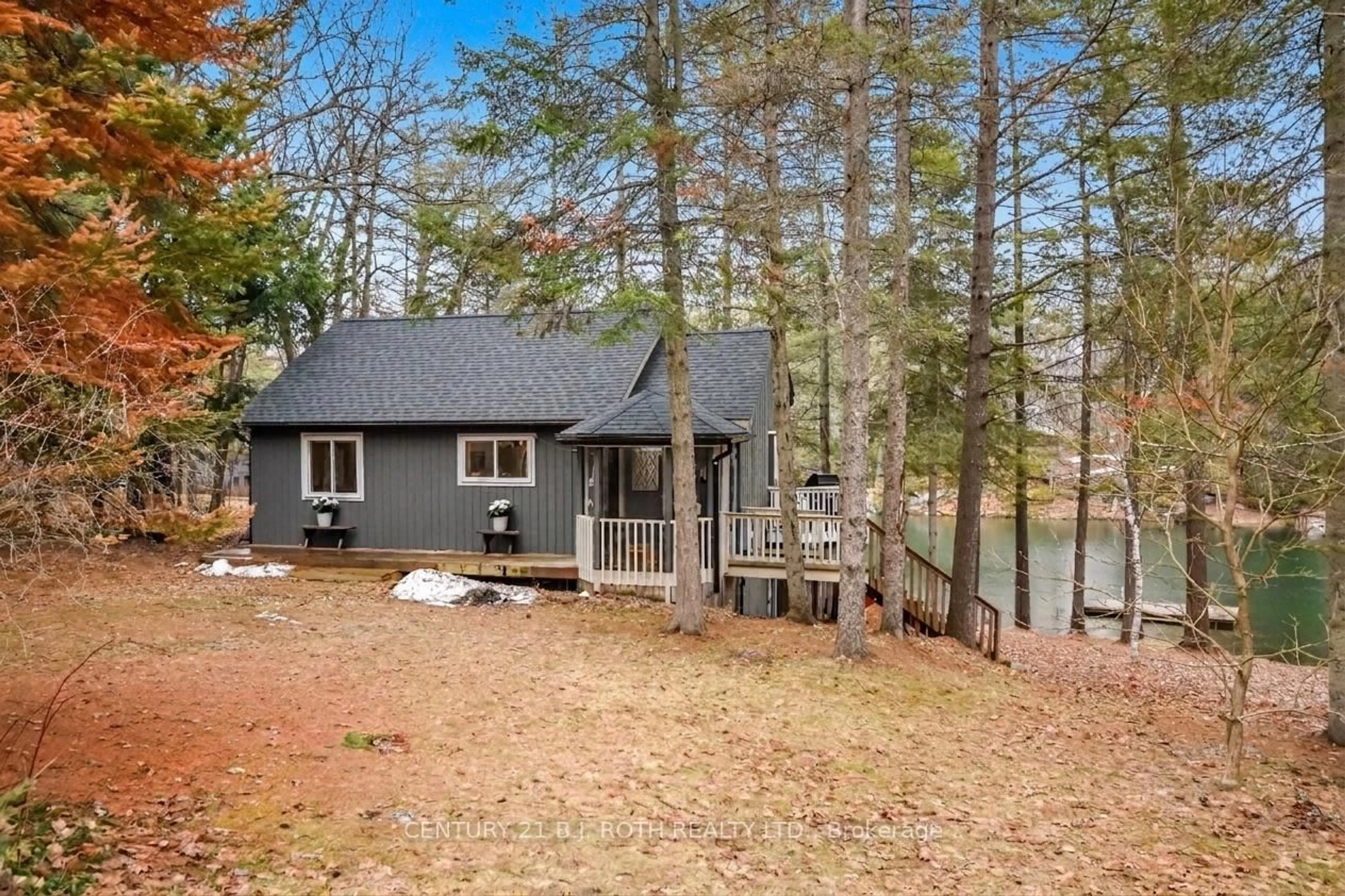 A pic from outside/outdoor area/front of a property/back of a property/a pic from drone, water/lake/river/ocean view for 7767 Oakridge Dr, Ramara Ontario L0K 2B0