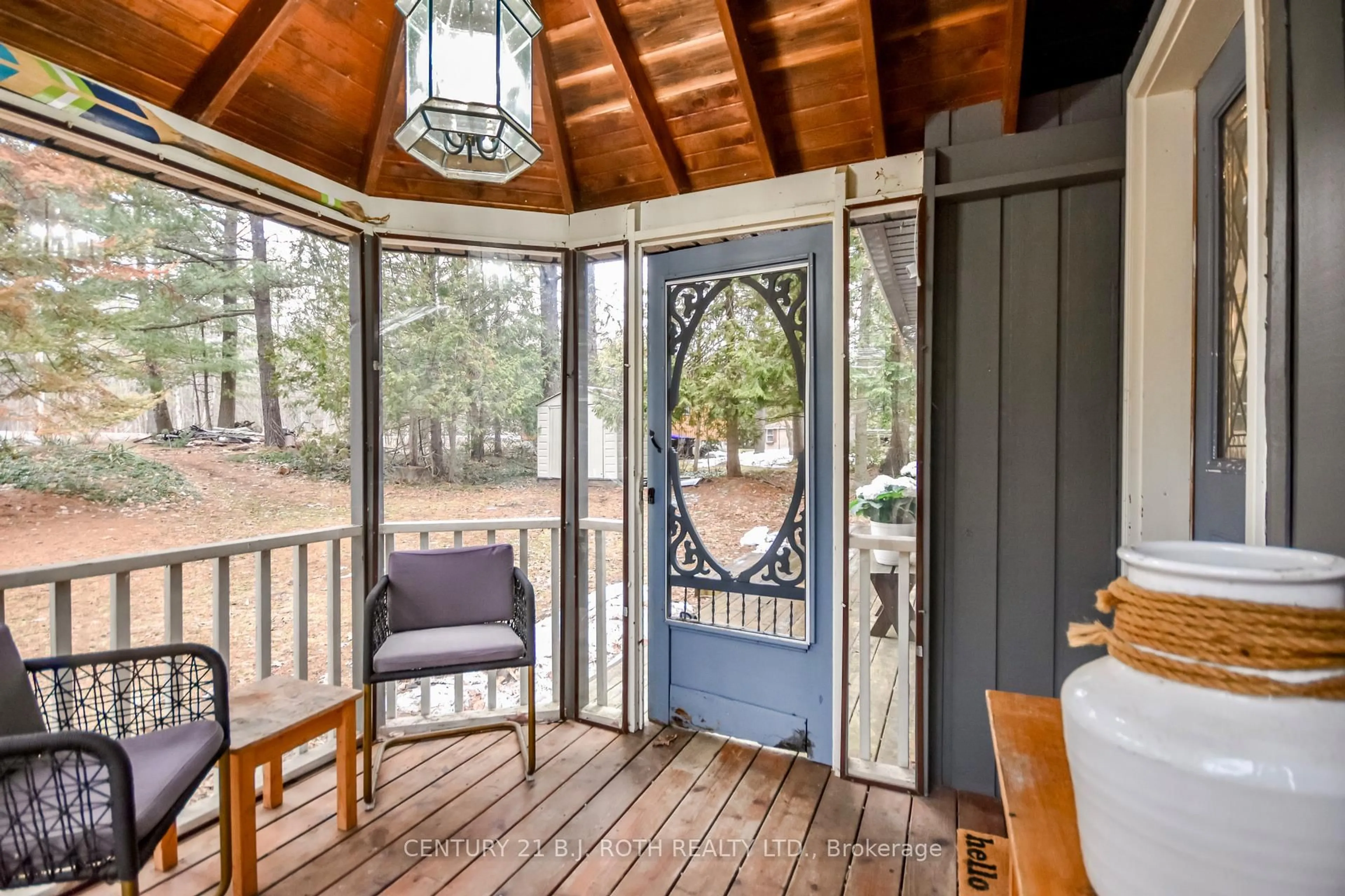 Patio, water/lake/river/ocean view for 7767 Oakridge Dr, Ramara Ontario L0K 2B0