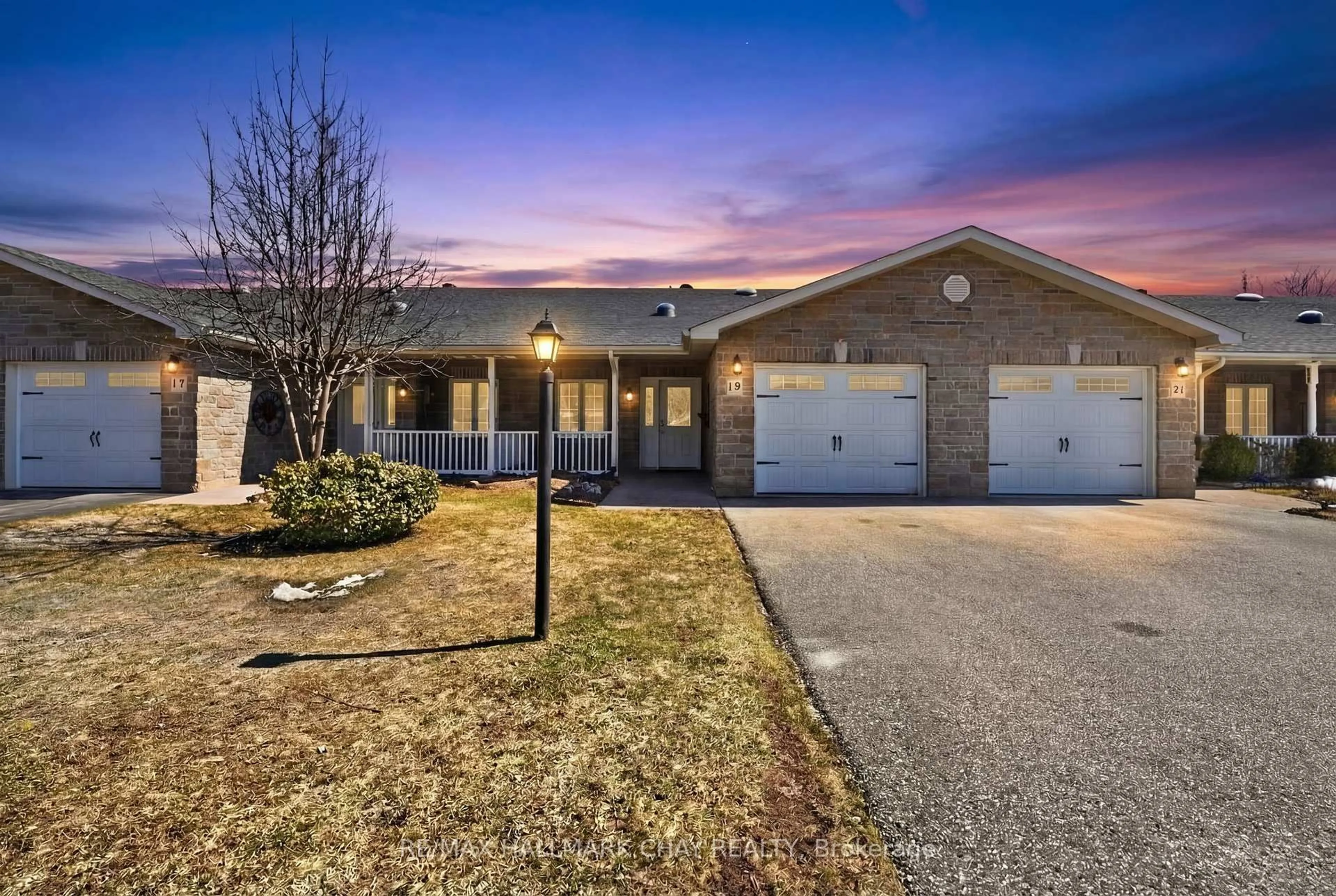 Home with brick exterior material, street for 19 Greenway Dr, Wasaga Beach Ontario L9Z 2W9