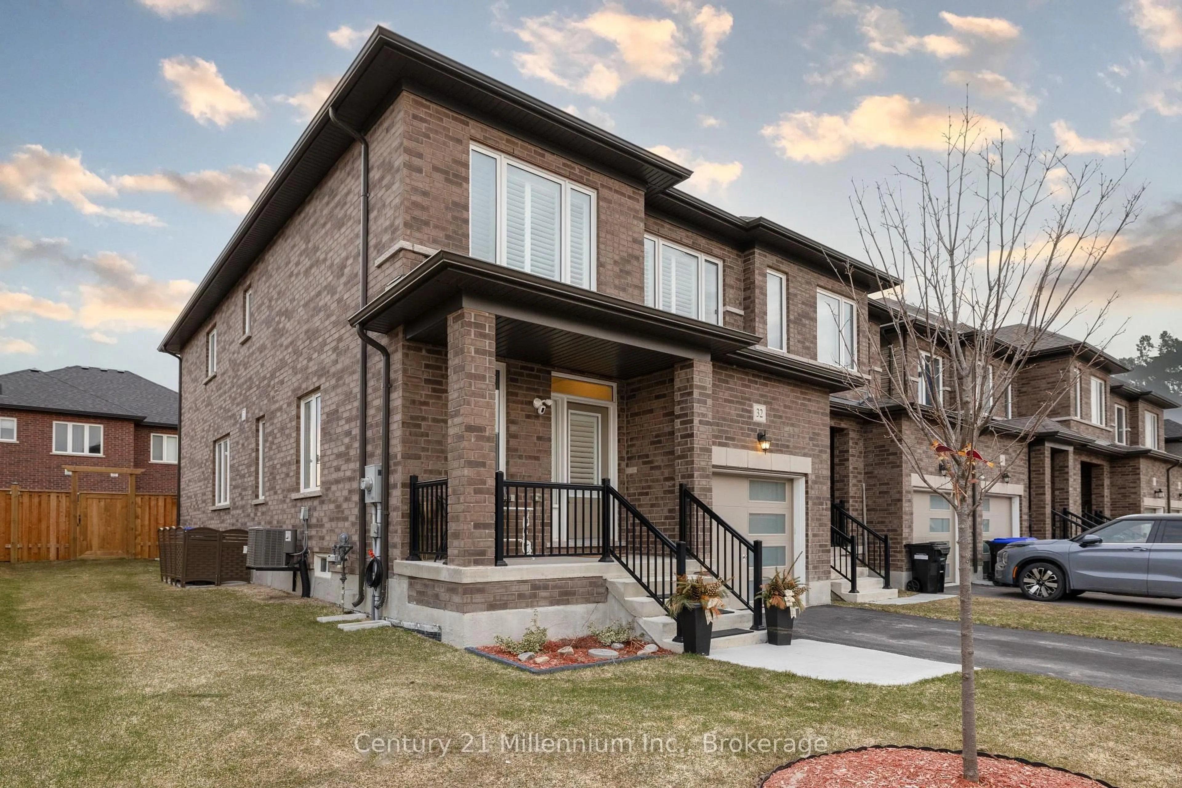 Home with brick exterior material, street for 32 Autumn Dr, Wasaga Beach Ontario L9Z 0K7