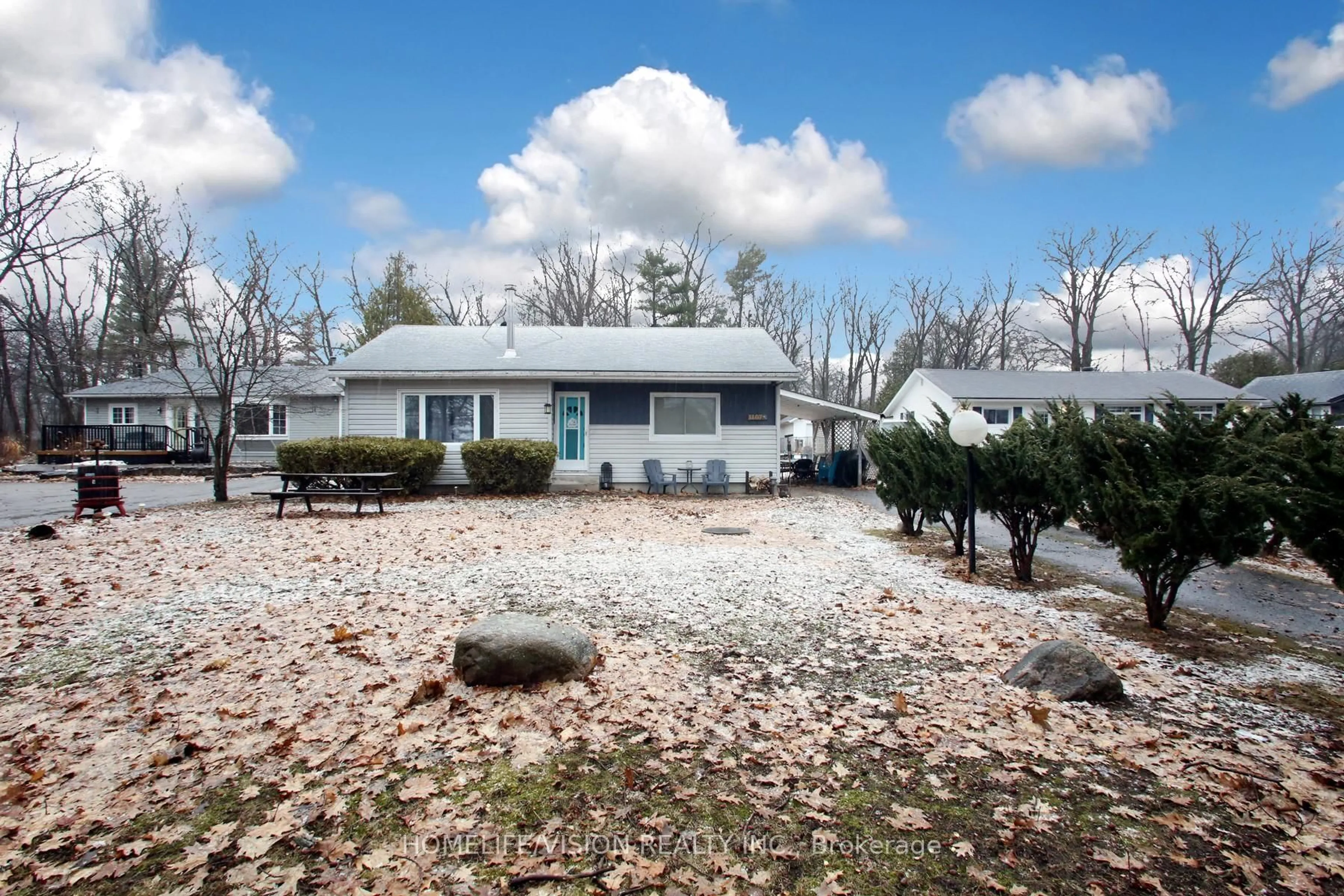 A pic from outside/outdoor area/front of a property/back of a property/a pic from drone, street for 1807 Tiny Beaches Rd, Tiny Ontario L0L 1P1