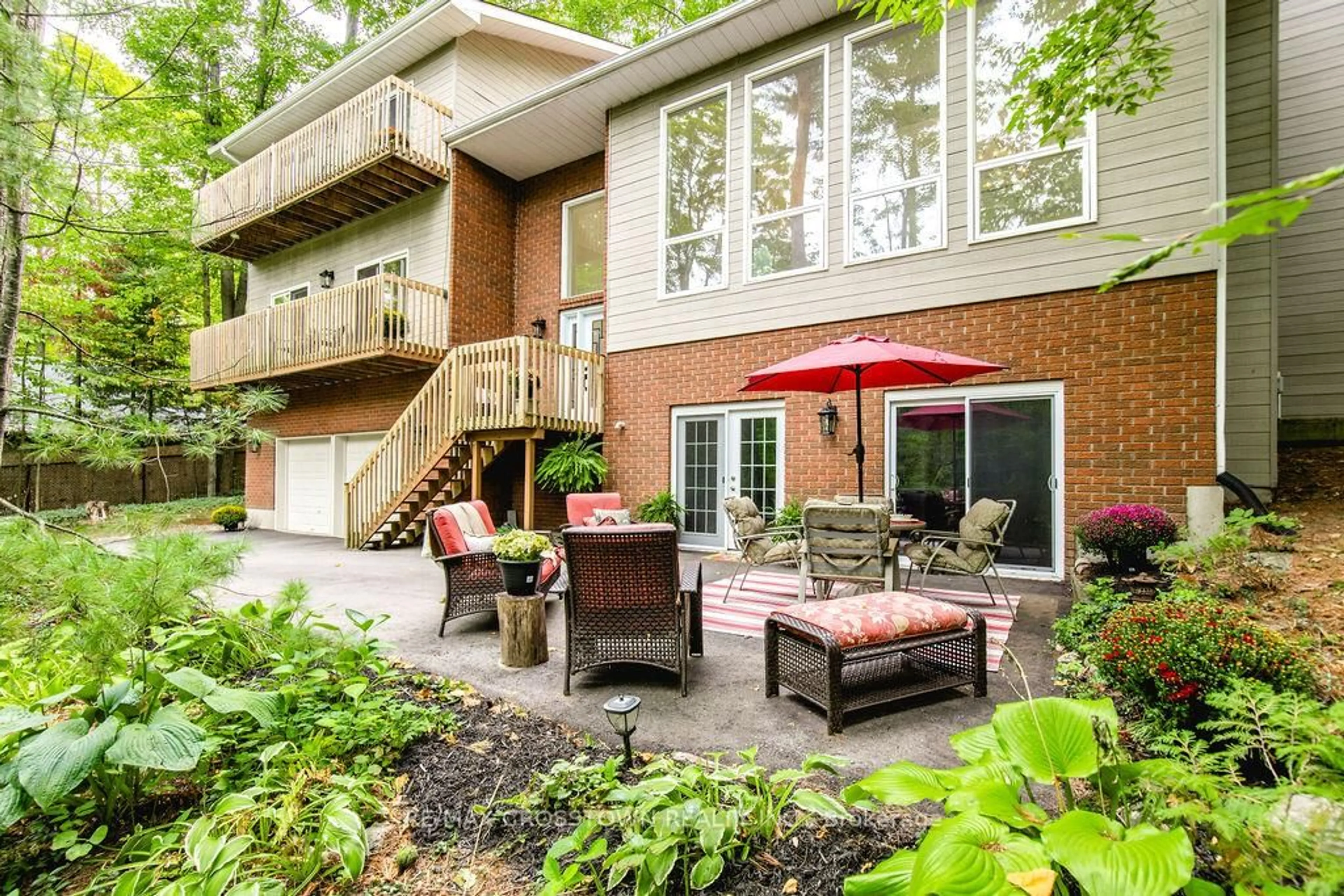 Patio, unknown for 10 Beechwood Rd, Oro-Medonte Ontario L4M 4Y8