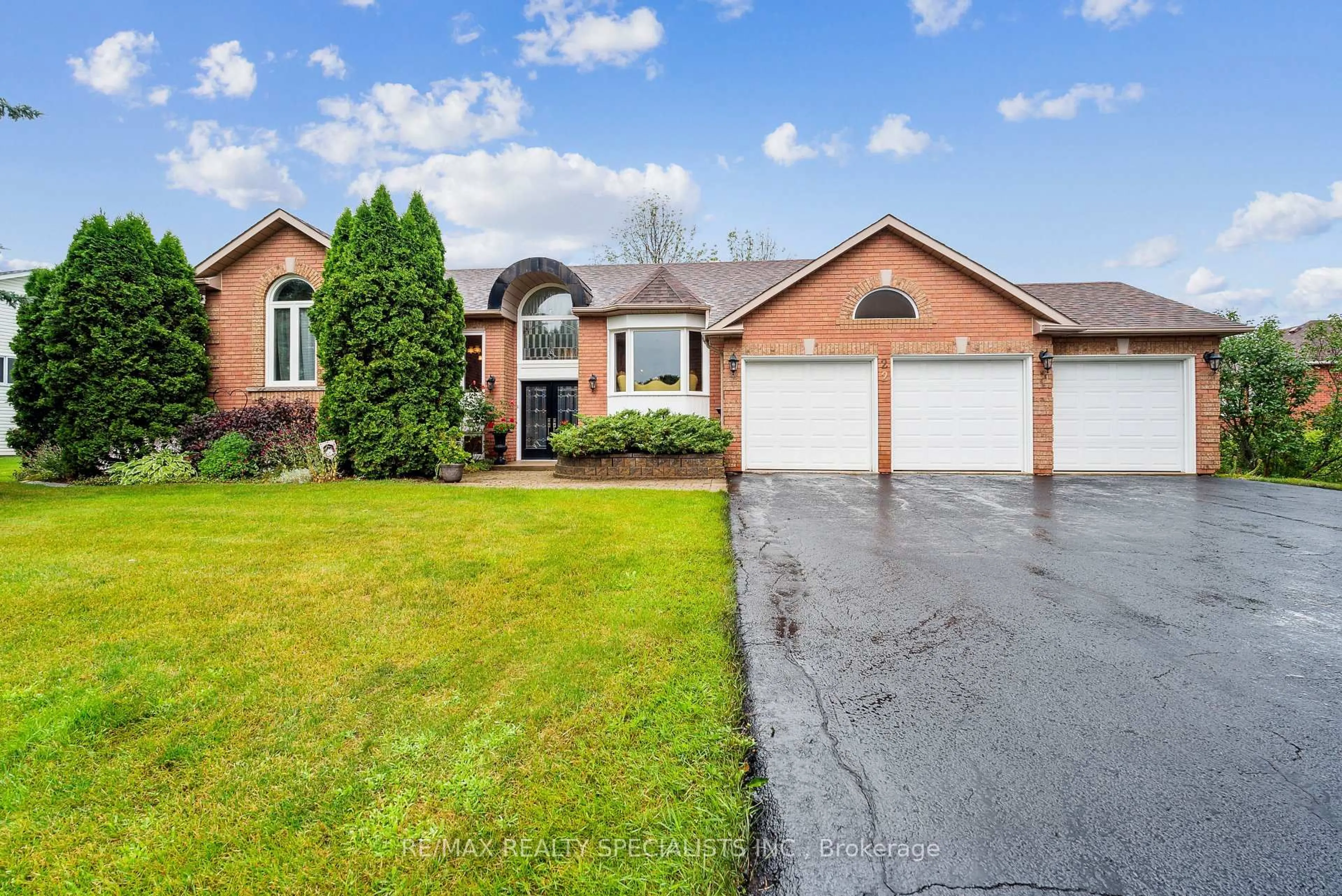Home with brick exterior material, unknown for 22 Lamont Creek Dr, Wasaga Beach Ontario L9Z 1J9