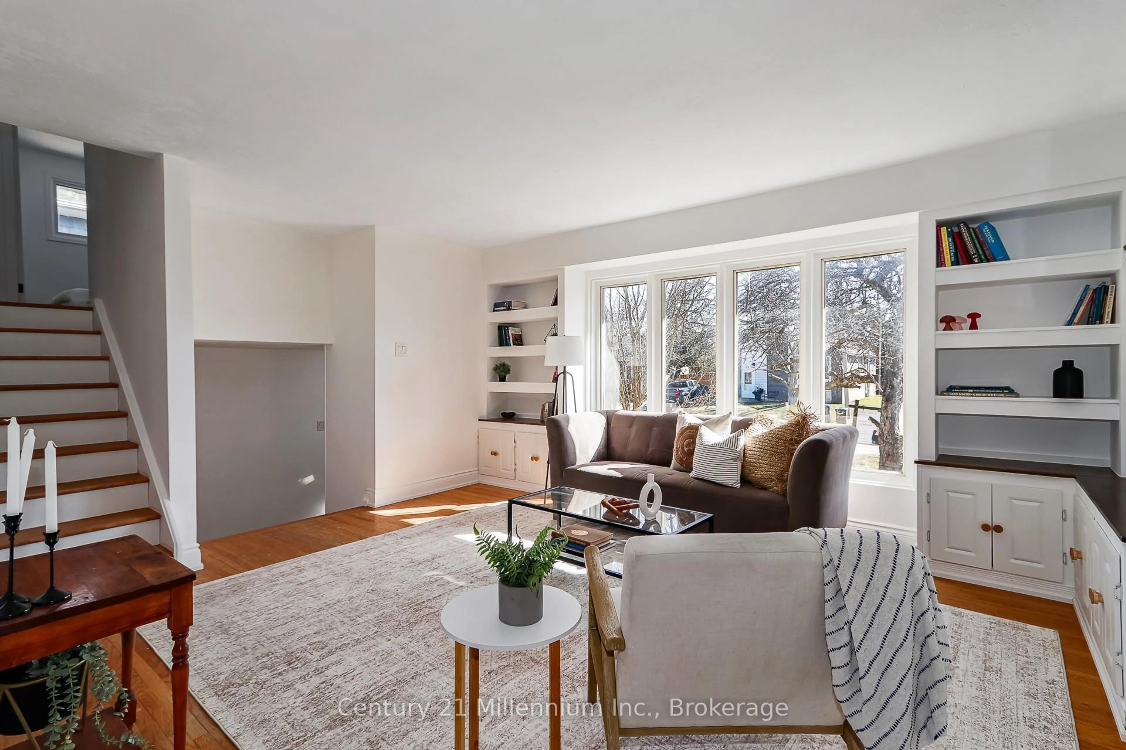 Living room with furniture, unknown for 22 Dickson Rd, Collingwood Ontario L9Y 2X3