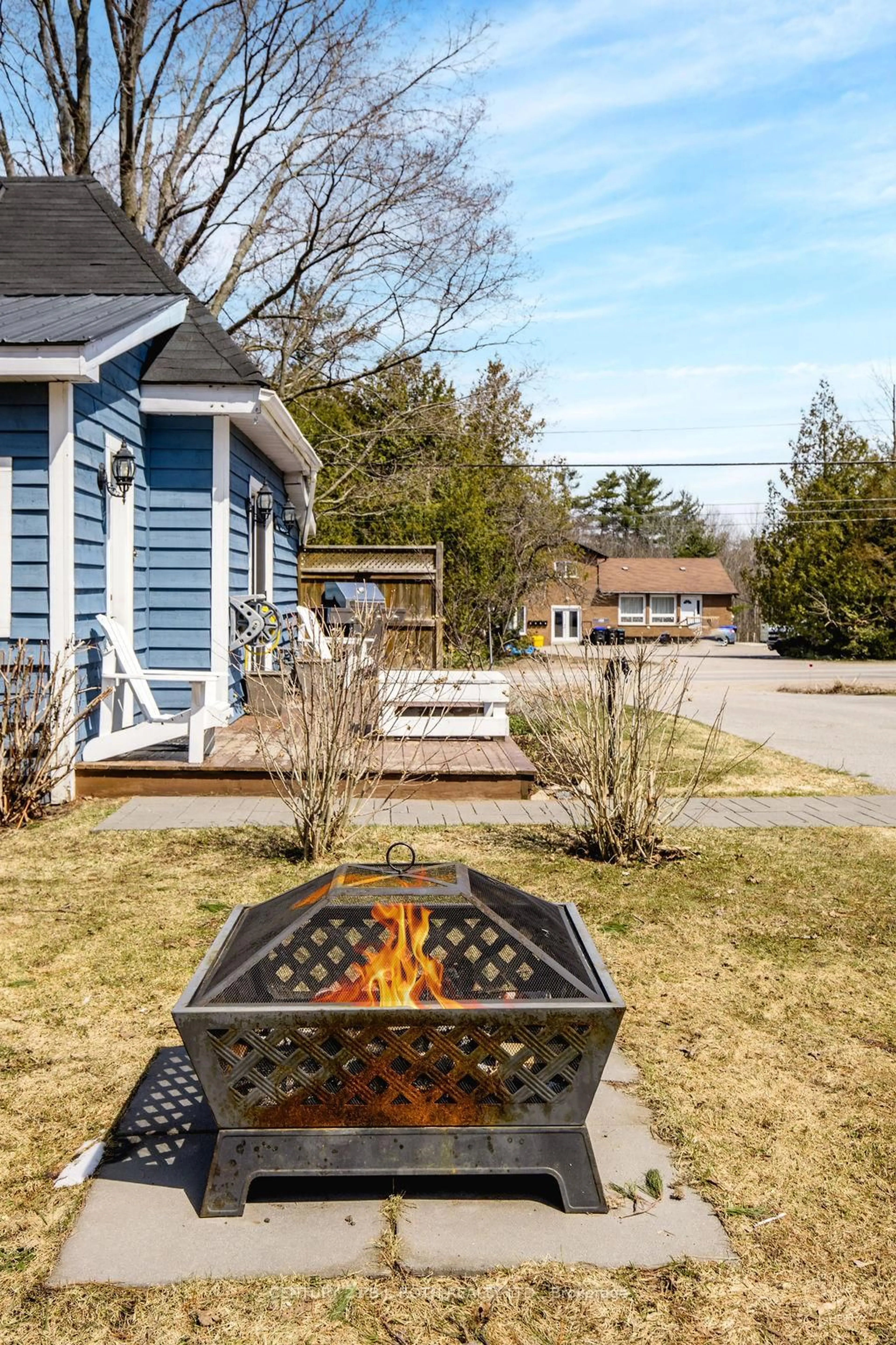 Patio, street for 490 Park St, Tay Ontario L0K 2A0