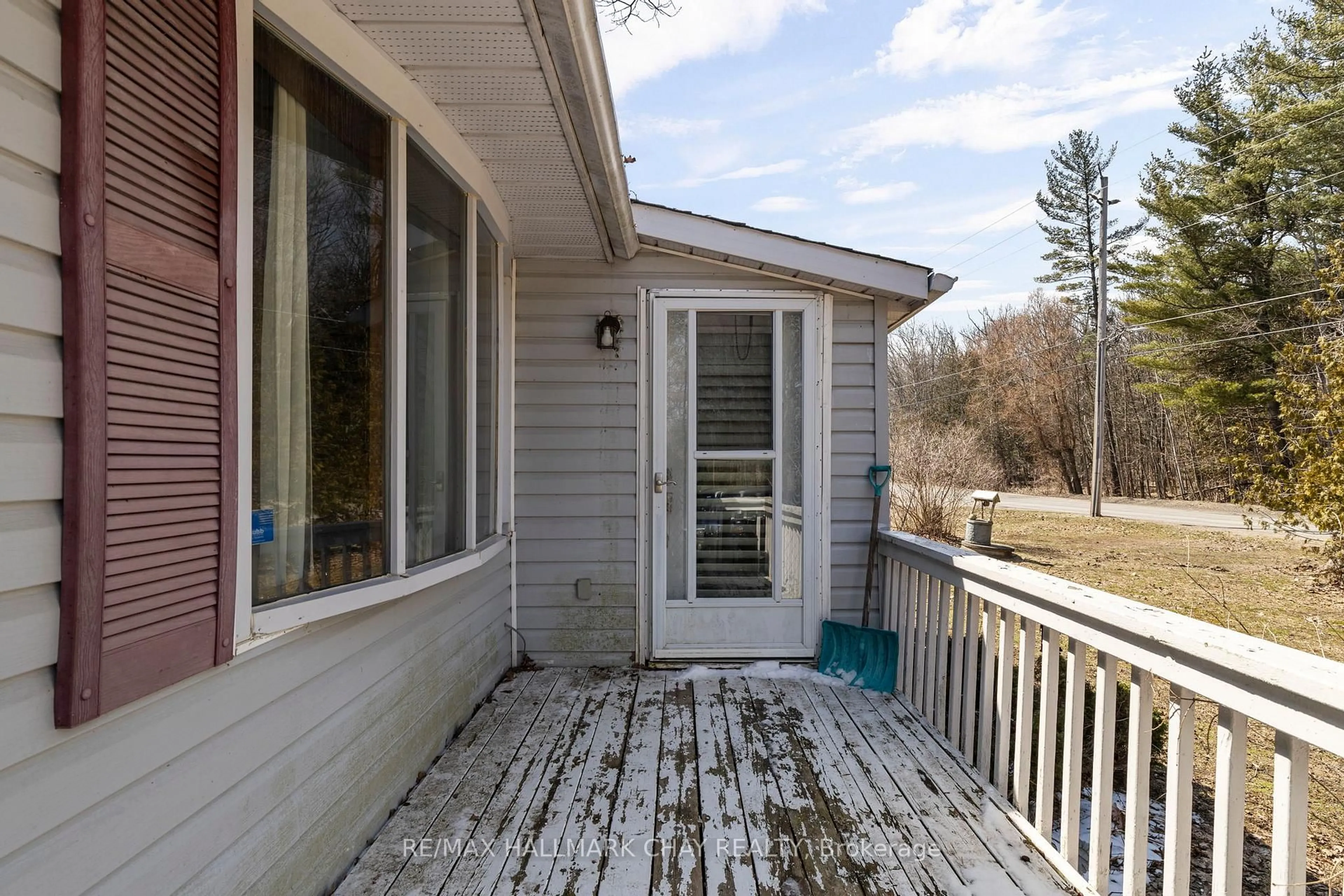 Patio, water/lake/river/ocean view for 2121 Klondike Park Rd, Wasaga Beach Ontario L9Z 2W9