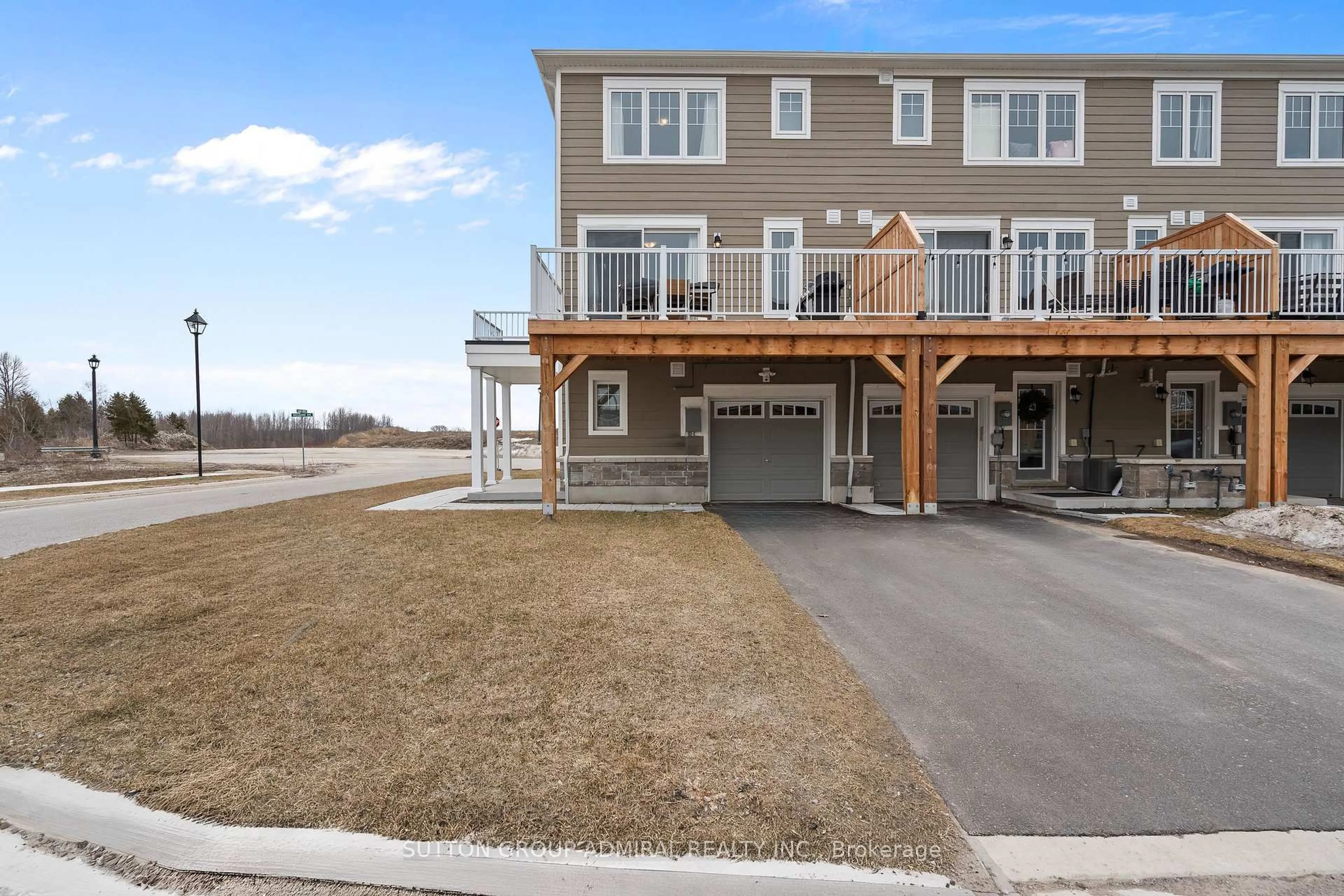 A pic from outside/outdoor area/front of a property/back of a property/a pic from drone, water/lake/river/ocean view for 83 Shelburne Ave, Wasaga Beach Ontario L9Z 0L2