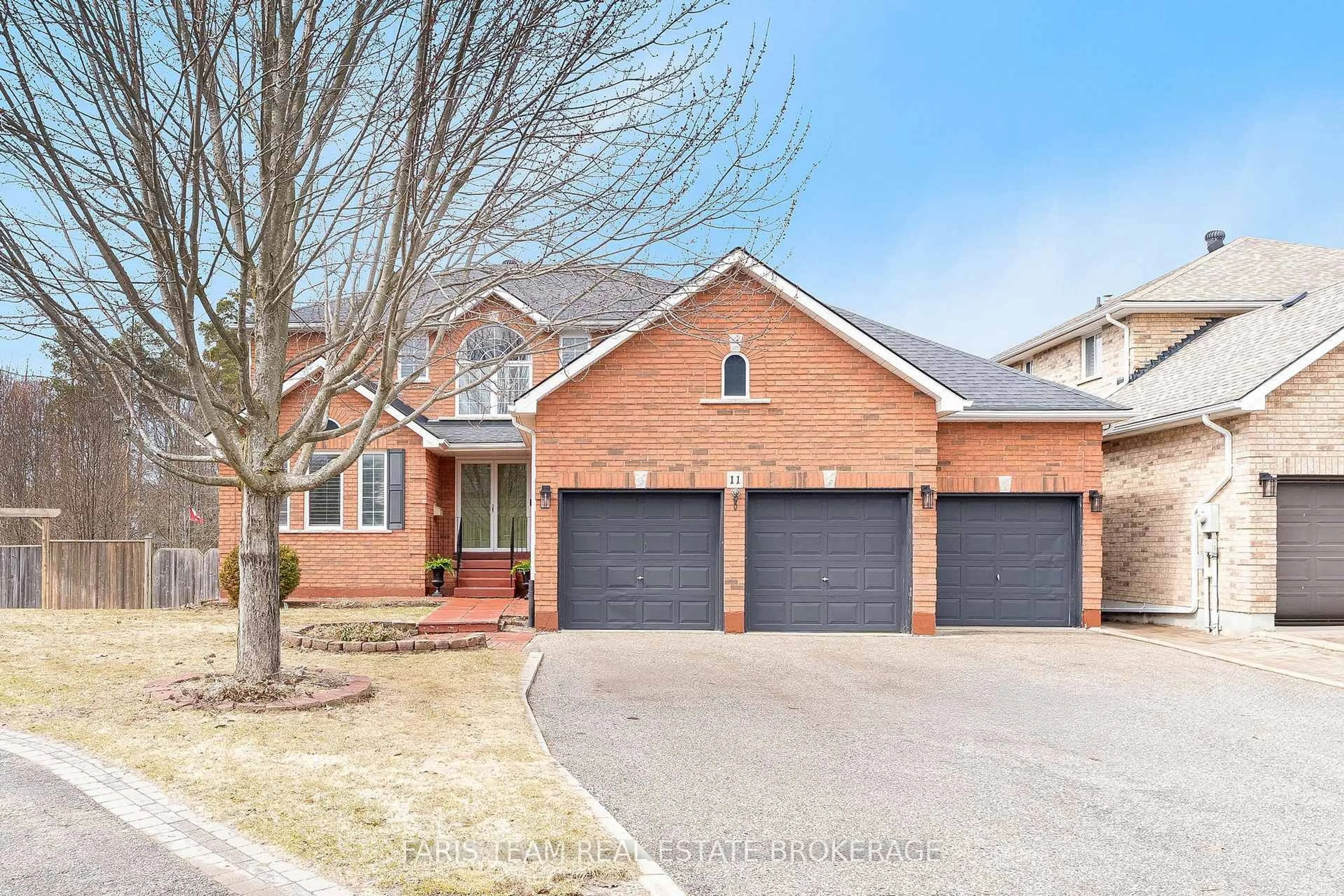 Home with brick exterior material, street for 11 Berry Crt, Barrie Ontario L4N 0J6