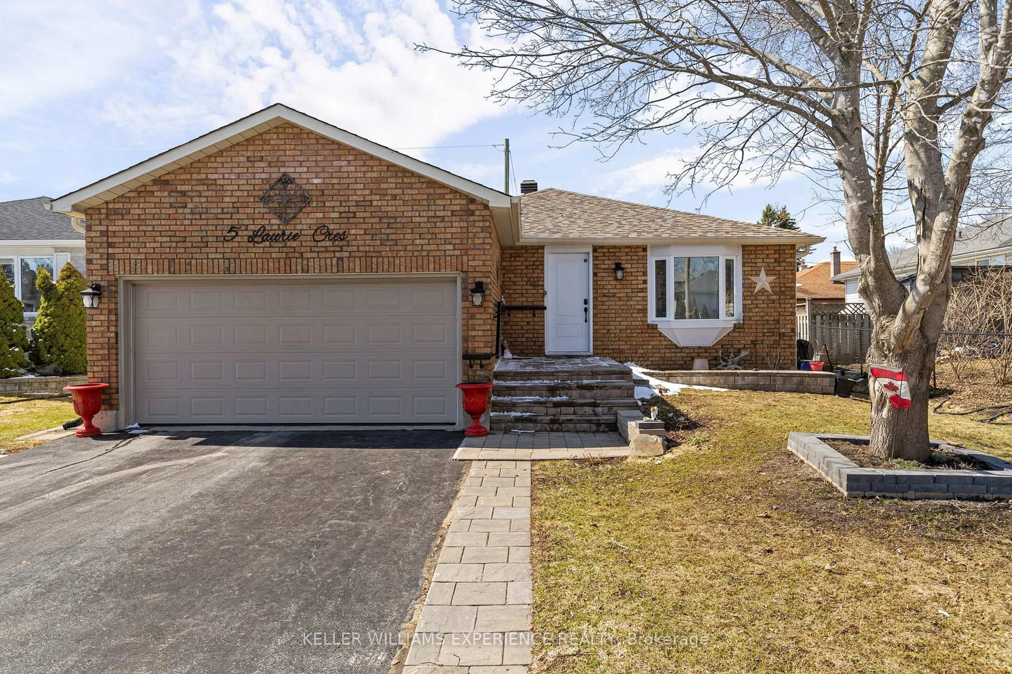 Home with brick exterior material, street for 5 Laurie Cres, Barrie Ontario L4M 6C7