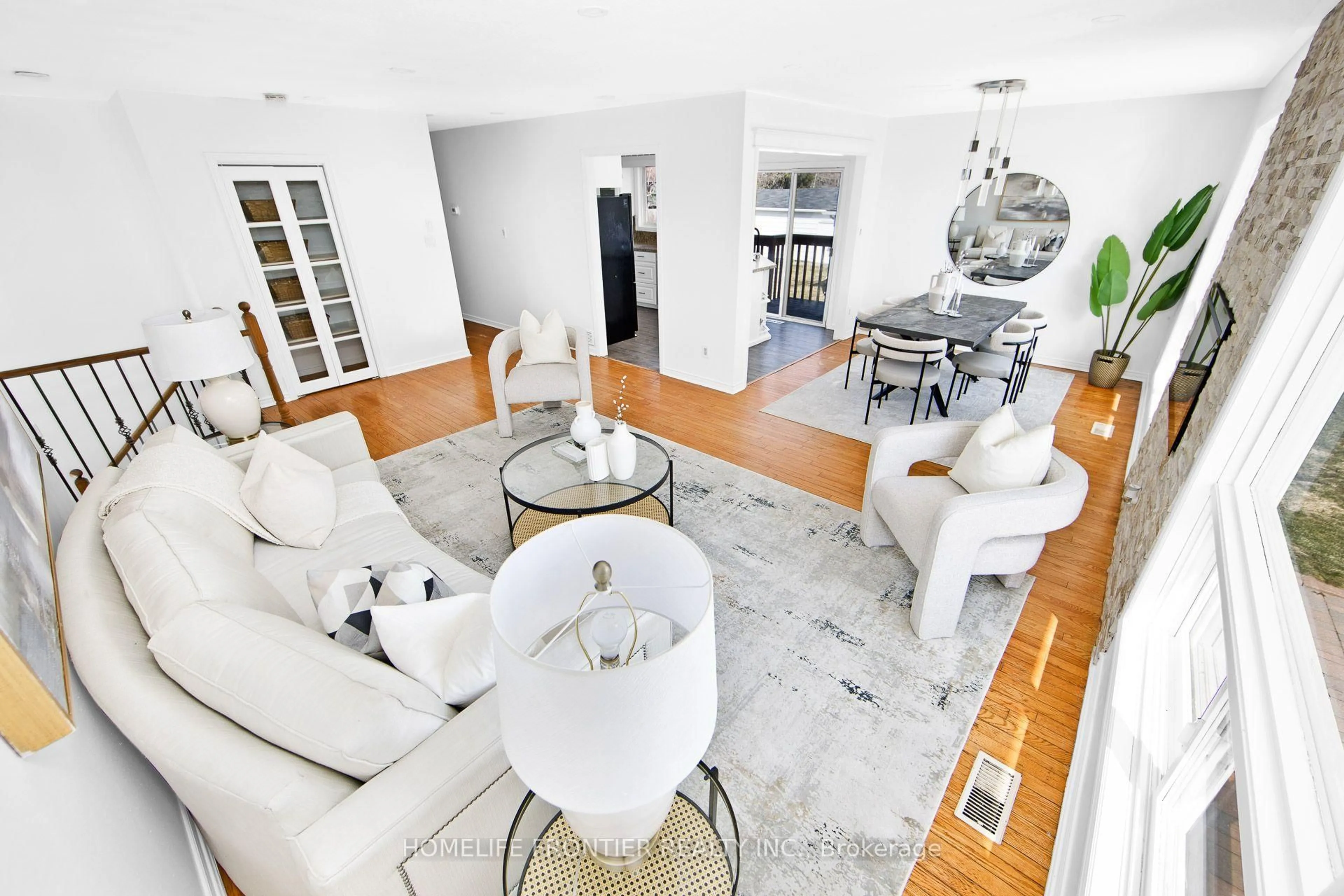 Living room with furniture, unknown for 326 Little Ave, Barrie Ontario L4N 2Z6