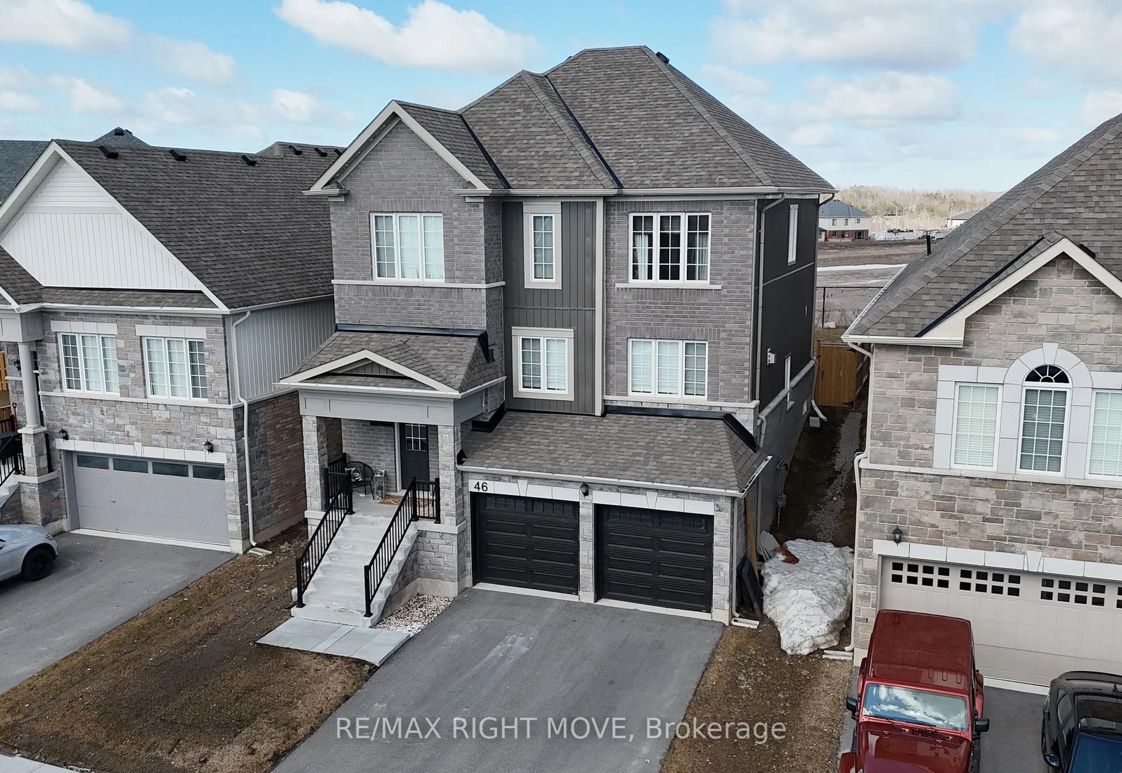 A pic from outside/outdoor area/front of a property/back of a property/a pic from drone, street for 46 Atlantis Dr, Orillia Ontario L3V 8L4