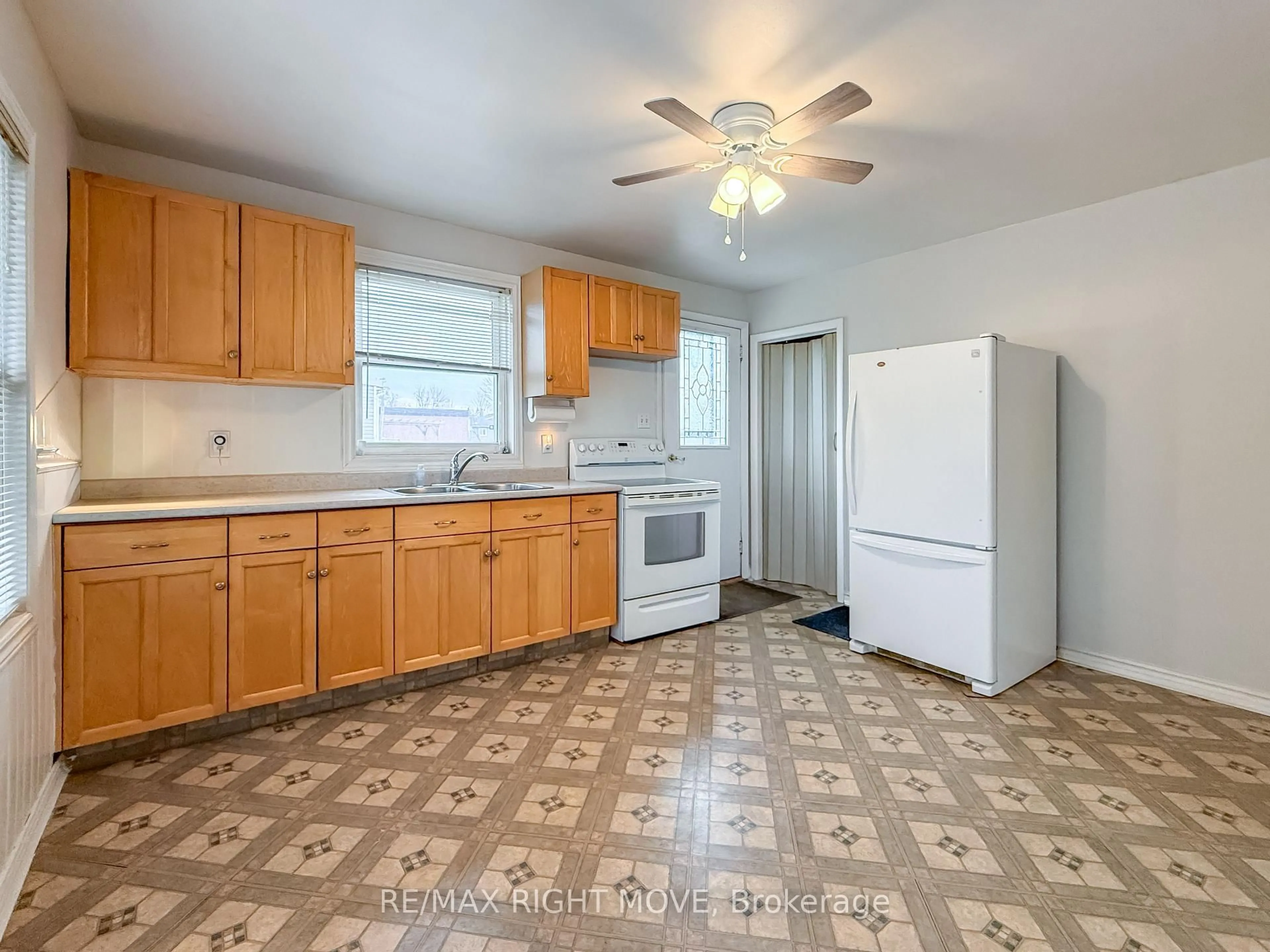 Standard kitchen, unknown for 2344 12 Highway, Ramara Ontario L0K 1B0