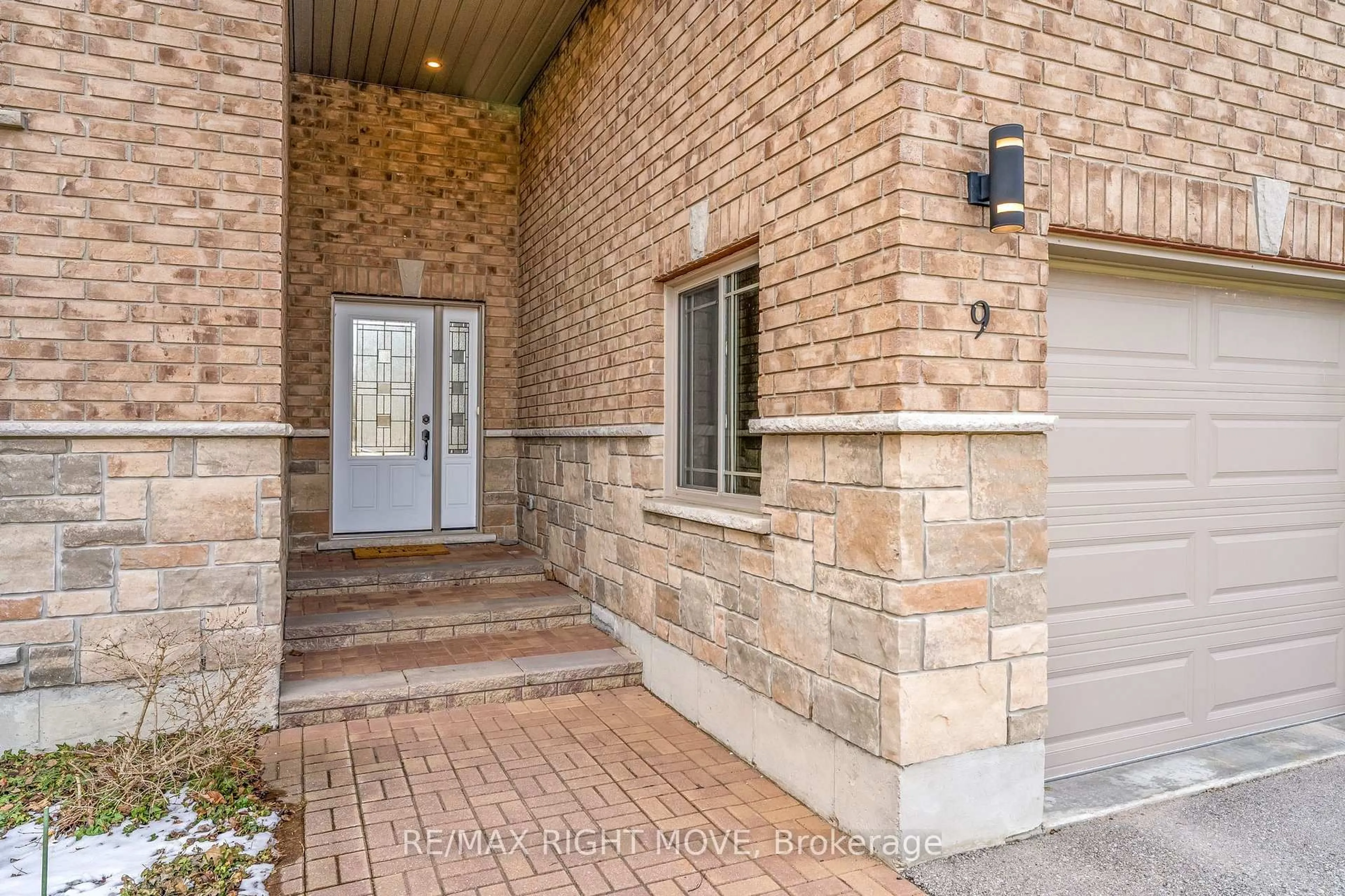 Home with brick exterior material, street for 9 Sunrise Circ, Wasaga Beach Ontario L9Z 1H3